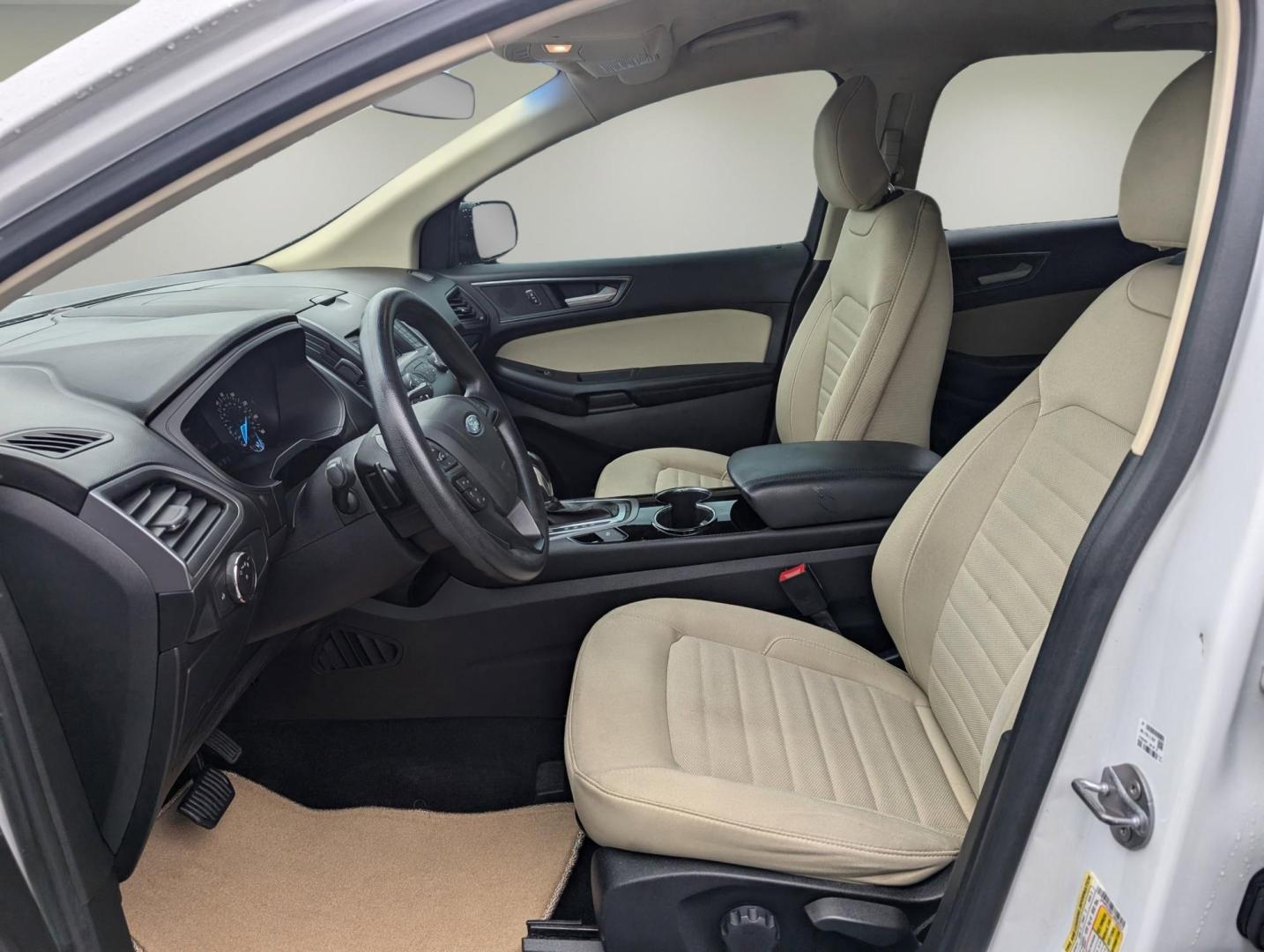 2018 Ford Edge SE (2FMPK3G97JB) with an Intercooled Turbo Premium Unleaded I-4 2.0 L/122 engine, 6-Speed Automatic w/OD transmission, located at 5115 14th Ave., Columbus, GA, 31904, (706) 323-0345, 32.511494, -84.971046 - 2018 Ford Edge SE - Photo#9