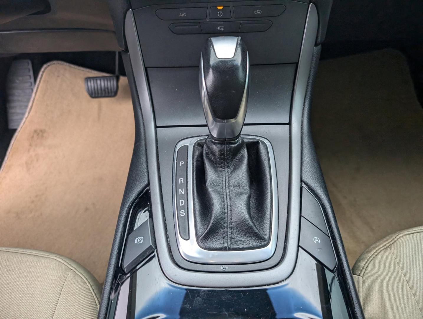 2018 Ford Edge SE (2FMPK3G97JB) with an Intercooled Turbo Premium Unleaded I-4 2.0 L/122 engine, 6-Speed Automatic w/OD transmission, located at 5115 14th Ave., Columbus, GA, 31904, (706) 323-0345, 32.511494, -84.971046 - 2018 Ford Edge SE - Photo#13