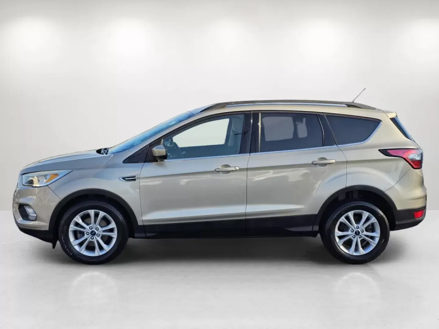 2018 Ford Escape SE (1FMCU0GD5JU) with an Other engine, located at 804 22nd Ave, Phenix City, AL, 36870, (334) 297-1860, 32.484749, -85.024475 - **Experience Life on the Go with the 2018 Ford Escape SE from Gils Auto!** <br /> <br /> Are you looking for the perfect vehicle that fits your adventurous lifestyle while providing the comfort and reliability you need? The 2018 Ford Escape SE is a versatile SUV designed for everything from family o - Photo#7
