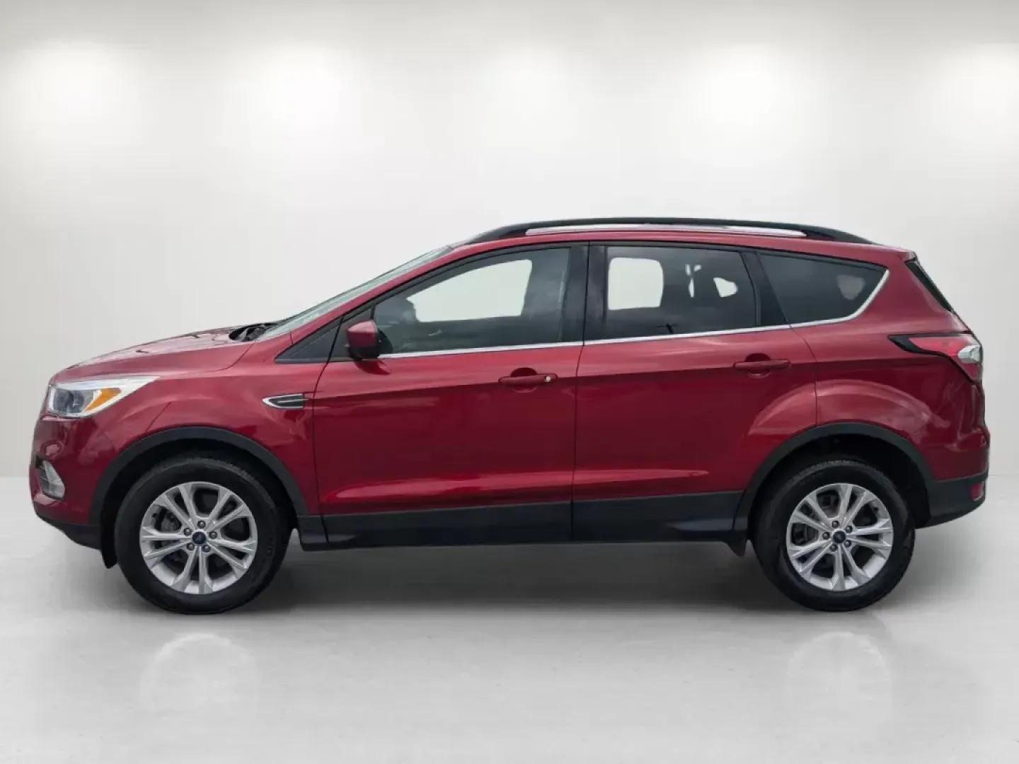 2018 Red Ford Escape SE (1FMCU9GD1JU) with an Other engine, located at 1430 Gateway Drive, Opelika, AL, 36801, (334) 239-0944, 32.637871, -85.409790 - **Adventure Awaits: Discover the 2018 Ford Escape SE at Gils Auto - Opelika**<br /> <br /> Are you ready to elevate your lifestyle with a dependable SUV that perfectly balances style and functionality? Look no further than the 2018 Ford Escape SE, available now at Gils Auto, your trusted Buy Here Pa - Photo#7