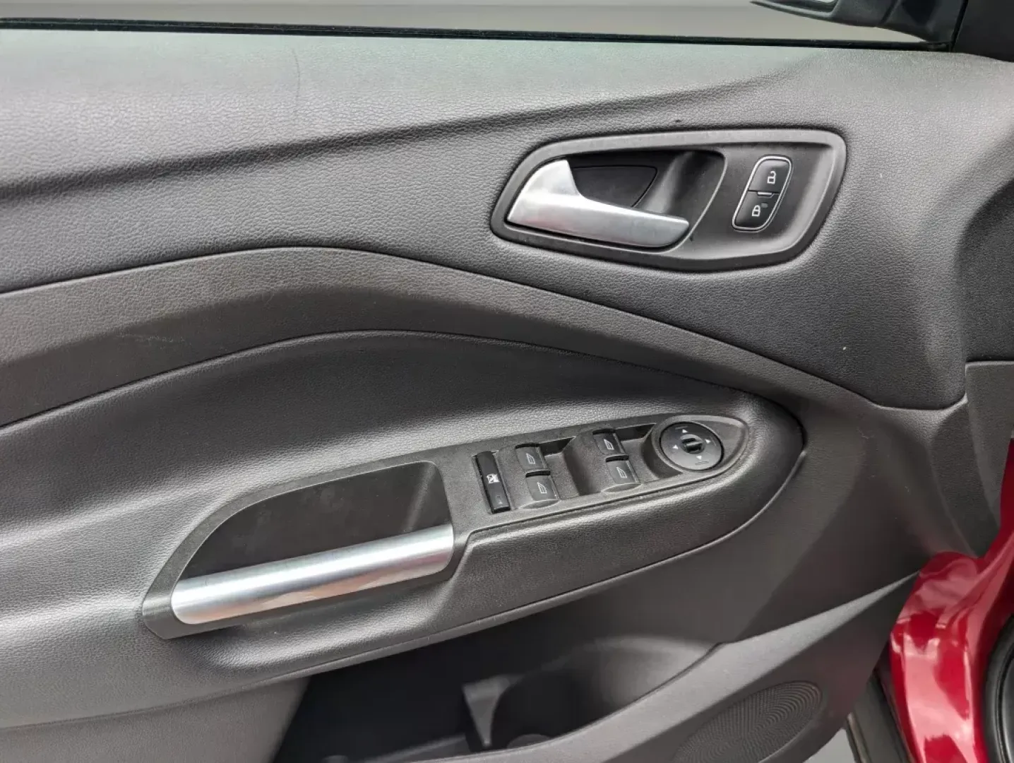 2018 Red Ford Escape SE (1FMCU9GD1JU) with an Other engine, located at 1430 Gateway Drive, Opelika, AL, 36801, (334) 239-0944, 32.637871, -85.409790 - **Adventure Awaits: Discover the 2018 Ford Escape SE at Gils Auto - Opelika**<br /> <br /> Are you ready to elevate your lifestyle with a dependable SUV that perfectly balances style and functionality? Look no further than the 2018 Ford Escape SE, available now at Gils Auto, your trusted Buy Here Pa - Photo#8
