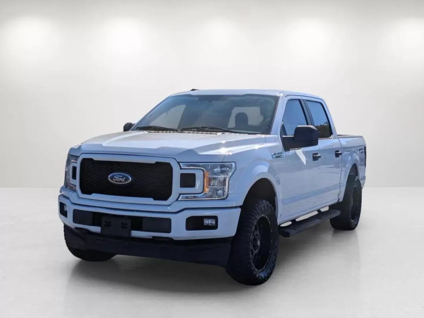2018 Ford F-150 XLT (1FTEW1CP3JK) with an Other engine, located at 7000 Northlake Connector, Columbus, GA, 31904, (706) 987-8085, 32.524975, -84.978134 - Discover the perfect blend of rugged capability and everyday practicality with our 2018 Ford F-150, available now at Gils Auto in Phenix City, AL. Designed for those who embrace adventure without compromising on comfort, this Crew Cab Pickup is your ideal companion for both weekend getaways and dail - Photo#1