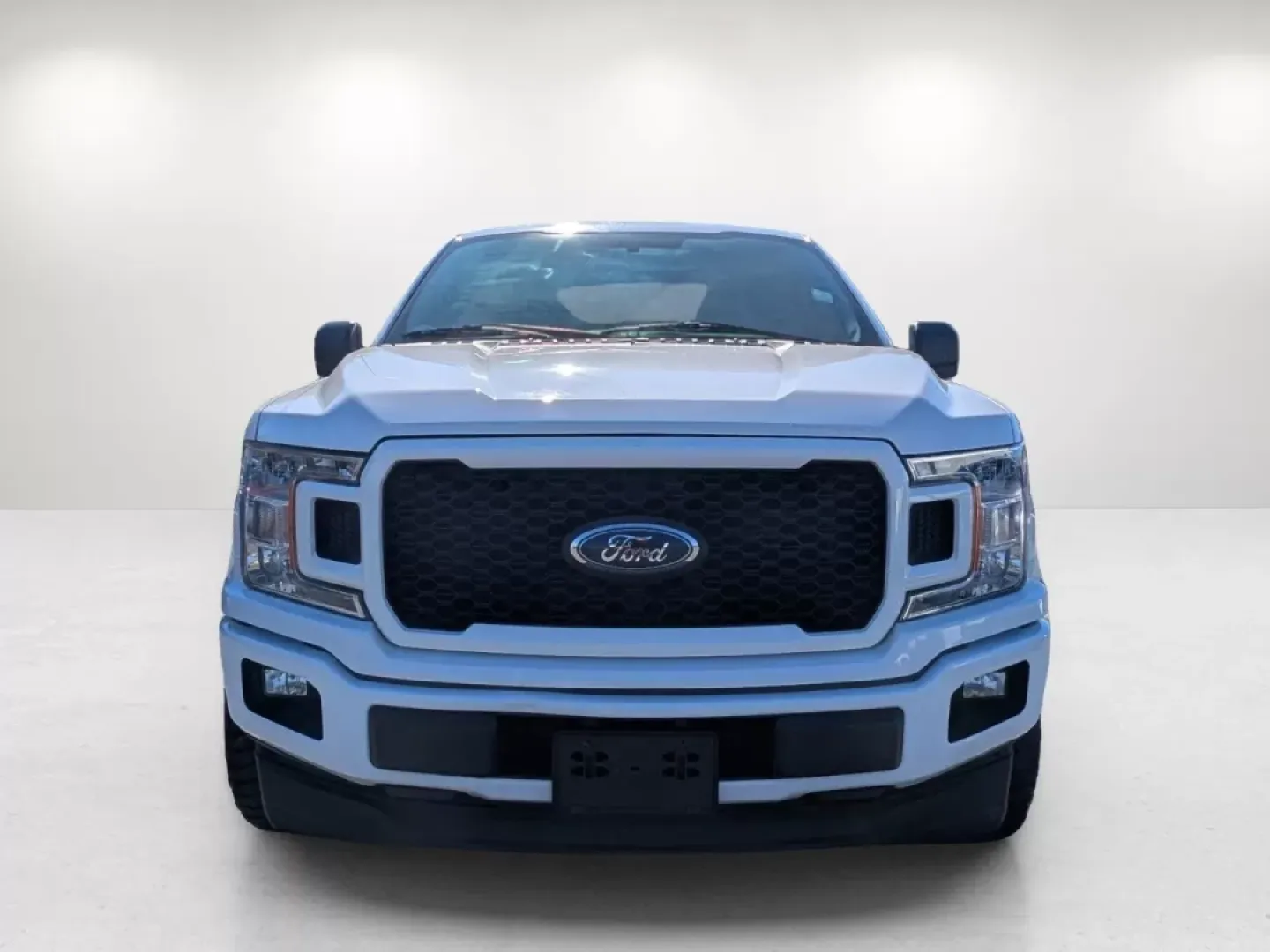 2018 Ford F-150 XLT (1FTEW1CP3JK) with an Other engine, located at 7000 Northlake Connector, Columbus, GA, 31904, (706) 987-8085, 32.524975, -84.978134 - Discover the perfect blend of rugged capability and everyday practicality with our 2018 Ford F-150, available now at Gils Auto in Phenix City, AL. Designed for those who embrace adventure without compromising on comfort, this Crew Cab Pickup is your ideal companion for both weekend getaways and dail - Photo#2