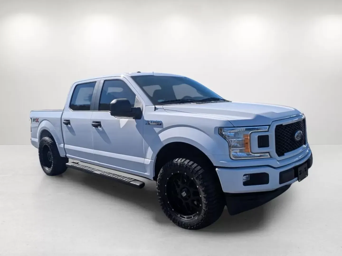 2018 Ford F-150 XLT (1FTEW1CP3JK) with an Other engine, located at 7000 Northlake Connector, Columbus, GA, 31904, (706) 987-8085, 32.524975, -84.978134 - Discover the perfect blend of rugged capability and everyday practicality with our 2018 Ford F-150, available now at Gils Auto in Phenix City, AL. Designed for those who embrace adventure without compromising on comfort, this Crew Cab Pickup is your ideal companion for both weekend getaways and dail - Photo#3