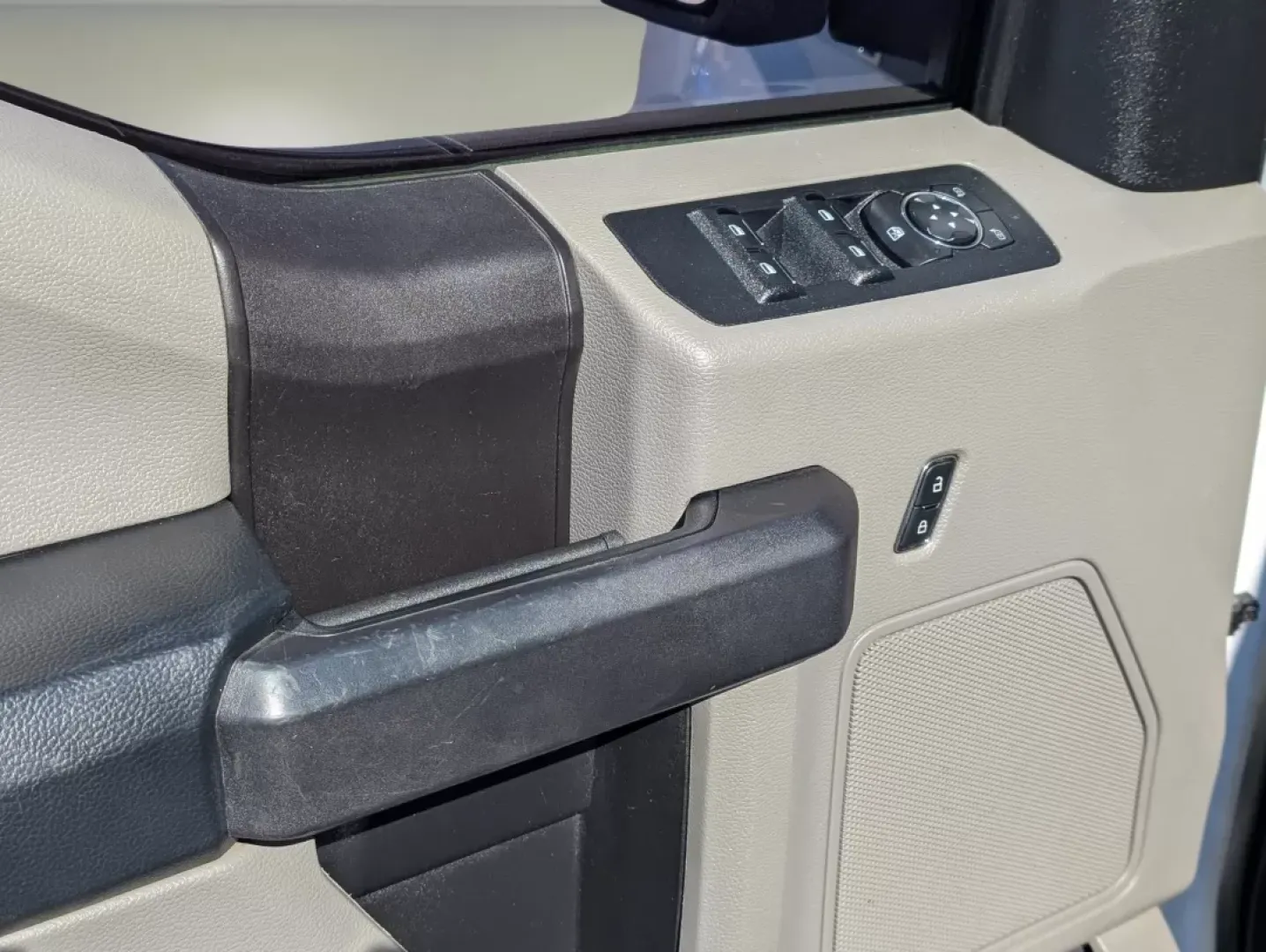 2018 Ford F-150 XLT (1FTEW1CP3JK) with an Other engine, located at 7000 Northlake Connector, Columbus, GA, 31904, (706) 987-8085, 32.524975, -84.978134 - Discover the perfect blend of rugged capability and everyday practicality with our 2018 Ford F-150, available now at Gils Auto in Phenix City, AL. Designed for those who embrace adventure without compromising on comfort, this Crew Cab Pickup is your ideal companion for both weekend getaways and dail - Photo#9