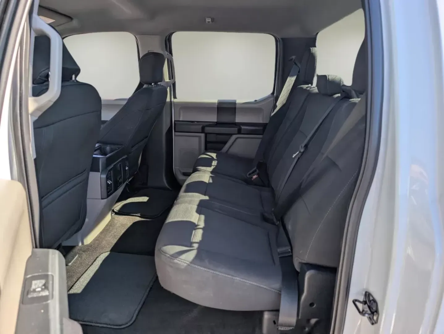 2018 Ford F-150 XLT (1FTEW1CP3JK) with an Other engine, located at 7000 Northlake Connector, Columbus, GA, 31904, (706) 987-8085, 32.524975, -84.978134 - Discover the perfect blend of rugged capability and everyday practicality with our 2018 Ford F-150, available now at Gils Auto in Phenix City, AL. Designed for those who embrace adventure without compromising on comfort, this Crew Cab Pickup is your ideal companion for both weekend getaways and dail - Photo#11