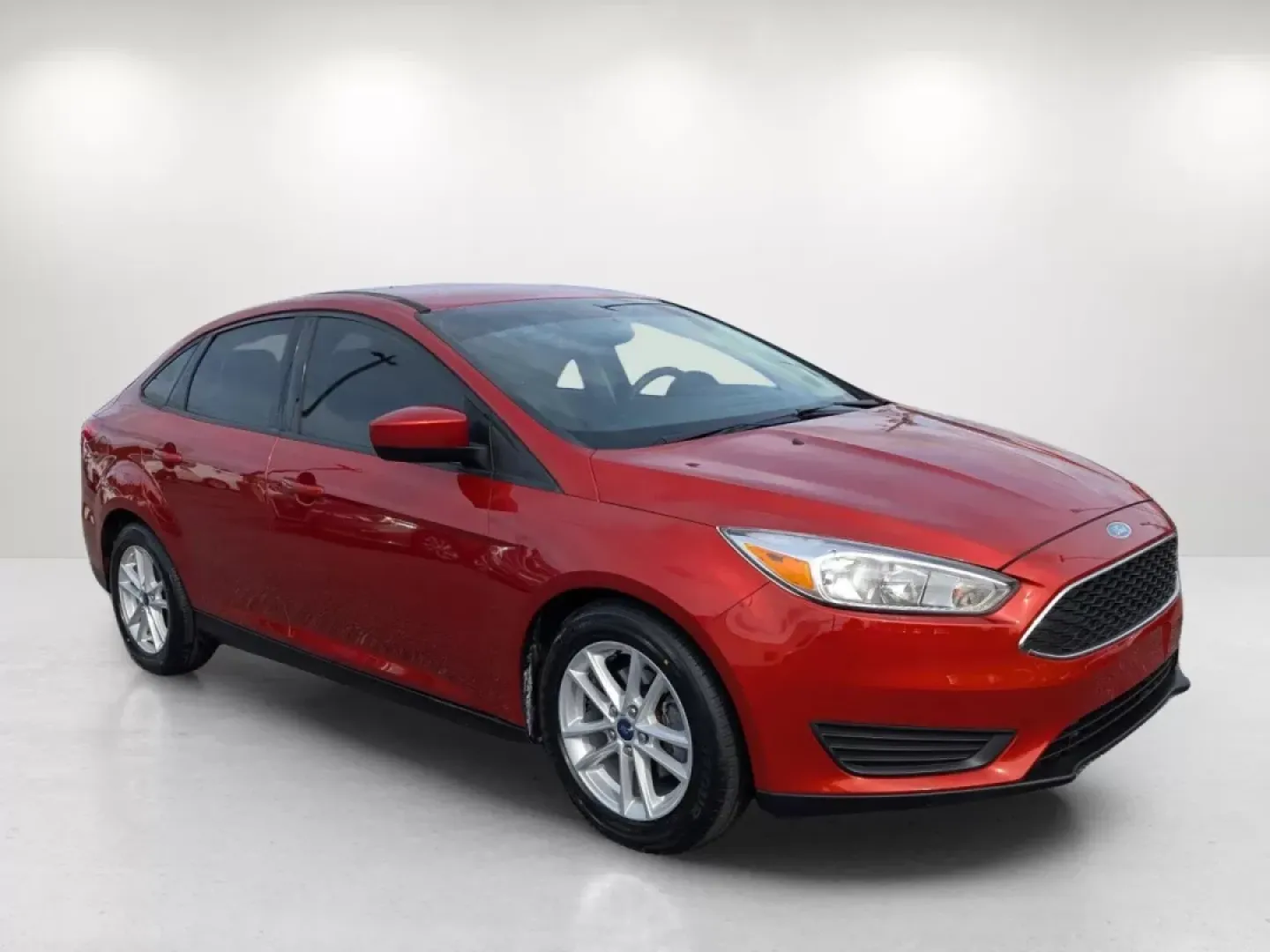 2018 Ford Focus SE (1FADP3F27JL) with an Other engine, located at 804 22nd Ave, Phenix City, AL, 36870, (334) 297-1860, 32.484749, -85.024475 - **Discover Your Next Adventure with the 2018 Ford Focus SE at Gils Auto!**<br /> <br /> Are you on the lookout for a reliable vehicle that seamlessly blends style, efficiency, and affordability? Look no further than the 2018 Ford Focus SE, now available at Gils Auto in Phenix City, AL! Perfect for c - Photo#3