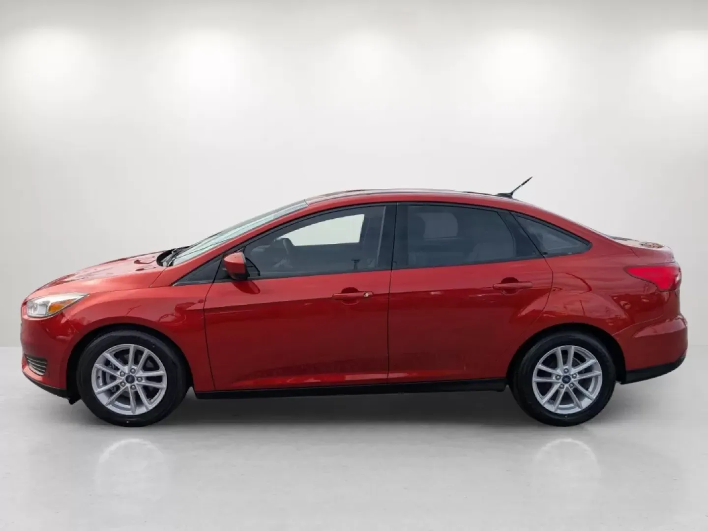 2018 Ford Focus SE (1FADP3F27JL) with an Other engine, located at 804 22nd Ave, Phenix City, AL, 36870, (334) 297-1860, 32.484749, -85.024475 - **Discover Your Next Adventure with the 2018 Ford Focus SE at Gils Auto!**<br /> <br /> Are you on the lookout for a reliable vehicle that seamlessly blends style, efficiency, and affordability? Look no further than the 2018 Ford Focus SE, now available at Gils Auto in Phenix City, AL! Perfect for c - Photo#8