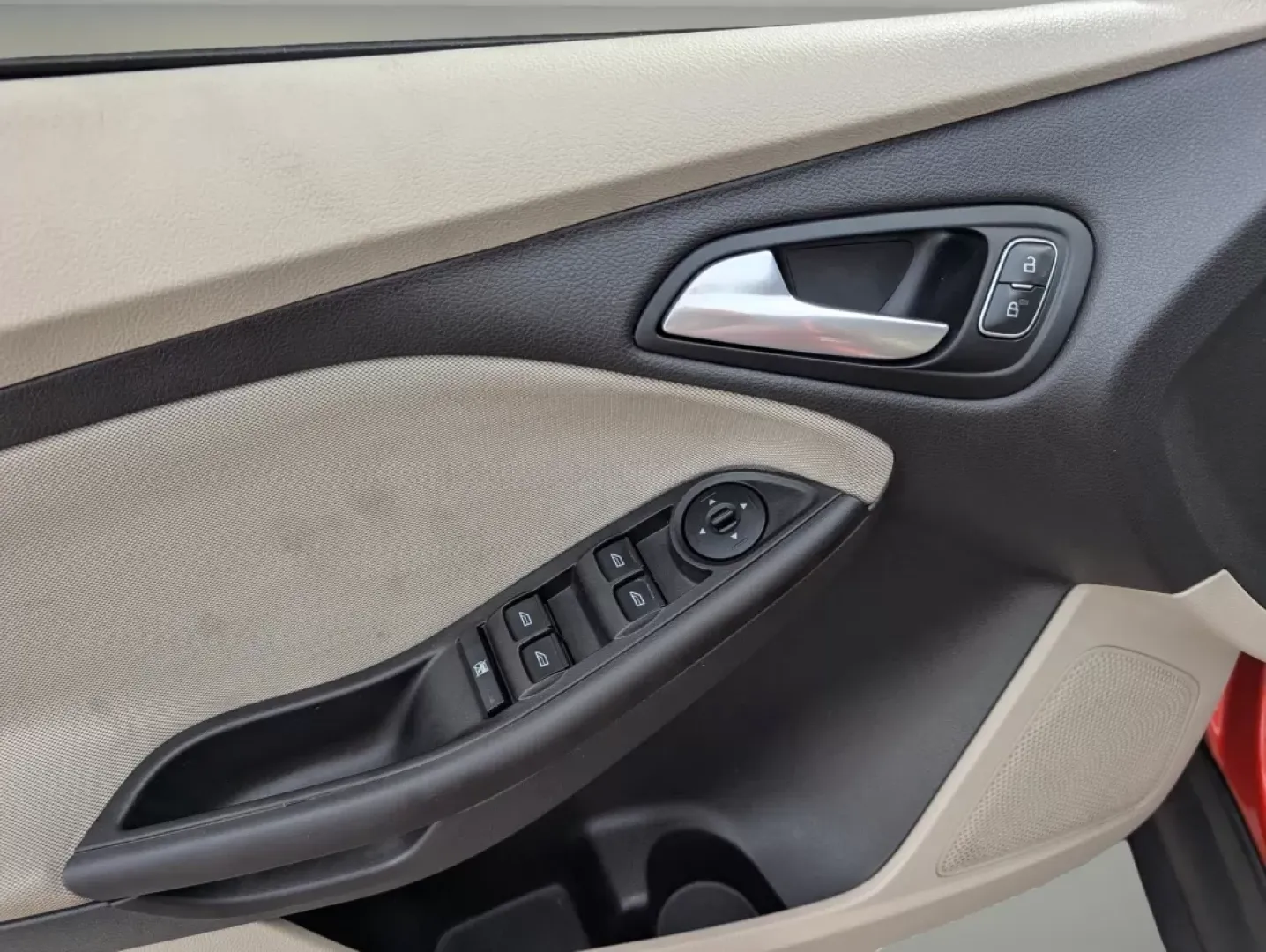 2018 Ford Focus SE (1FADP3F27JL) with an Other engine, located at 804 22nd Ave, Phenix City, AL, 36870, (334) 297-1860, 32.484749, -85.024475 - **Discover Your Next Adventure with the 2018 Ford Focus SE at Gils Auto!**<br /> <br /> Are you on the lookout for a reliable vehicle that seamlessly blends style, efficiency, and affordability? Look no further than the 2018 Ford Focus SE, now available at Gils Auto in Phenix City, AL! Perfect for c - Photo#9