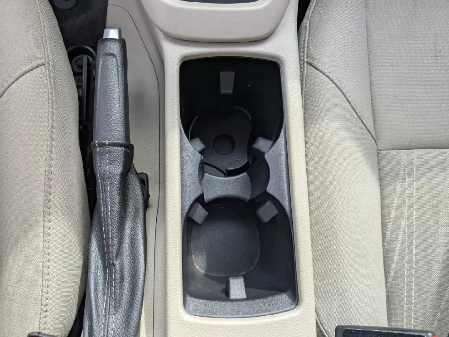 2018 Ford Focus SE (1FADP3F27JL) with an Other engine, located at 804 22nd Ave, Phenix City, AL, 36870, (334) 297-1860, 32.484749, -85.024475 - **Discover Your Next Adventure with the 2018 Ford Focus SE at Gils Auto!**<br /> <br /> Are you on the lookout for a reliable vehicle that seamlessly blends style, efficiency, and affordability? Look no further than the 2018 Ford Focus SE, now available at Gils Auto in Phenix City, AL! Perfect for c - Photo#13