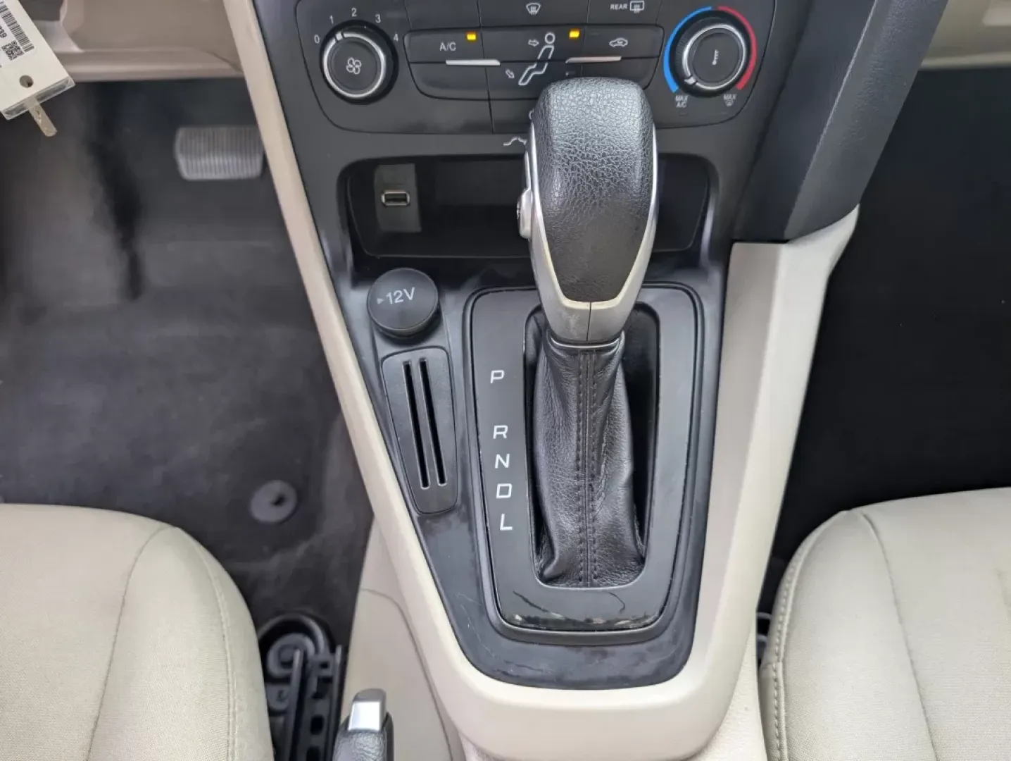 2018 Ford Focus SE (1FADP3F27JL) with an Other engine, located at 804 22nd Ave, Phenix City, AL, 36870, (334) 297-1860, 32.484749, -85.024475 - **Discover Your Next Adventure with the 2018 Ford Focus SE at Gils Auto!**<br /> <br /> Are you on the lookout for a reliable vehicle that seamlessly blends style, efficiency, and affordability? Look no further than the 2018 Ford Focus SE, now available at Gils Auto in Phenix City, AL! Perfect for c - Photo#14