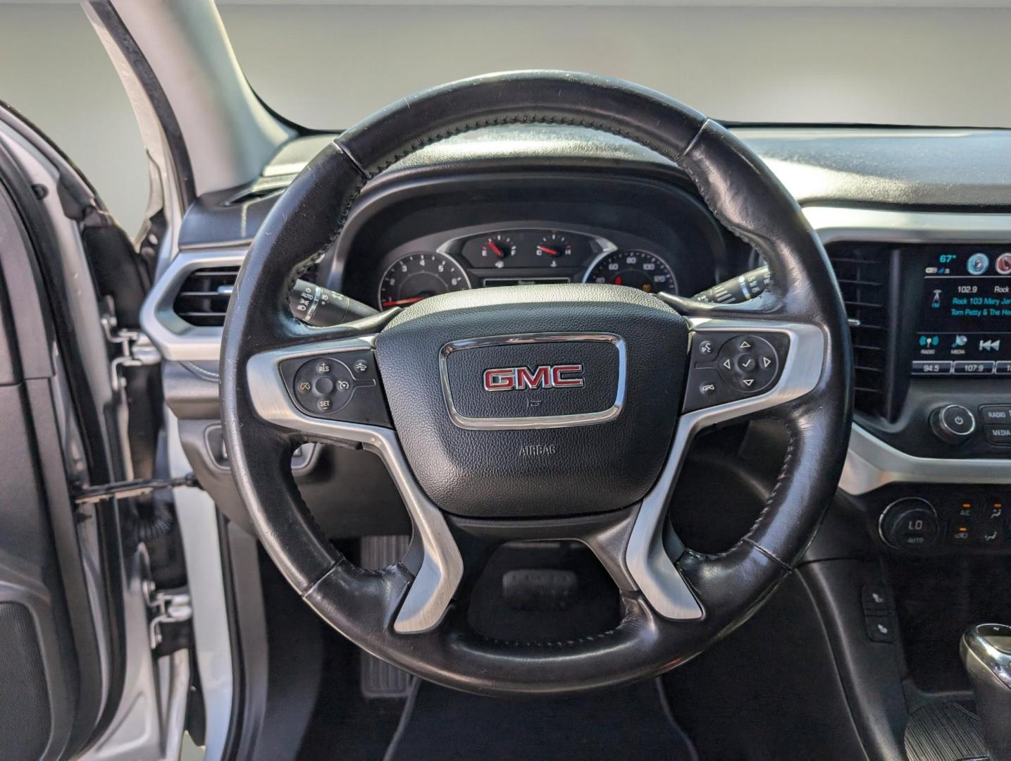 2018 /Jet Black GMC Acadia SLT (1GKKNNLS1JZ) with an Gas V6 3.6L/223 engine, 6-Speed Automatic transmission, located at 3959 U.S. 80 W, Phenix City, AL, 36870, (334) 297-4885, 32.469296, -85.135185 - 2018 GMC Acadia SLT - Photo#16