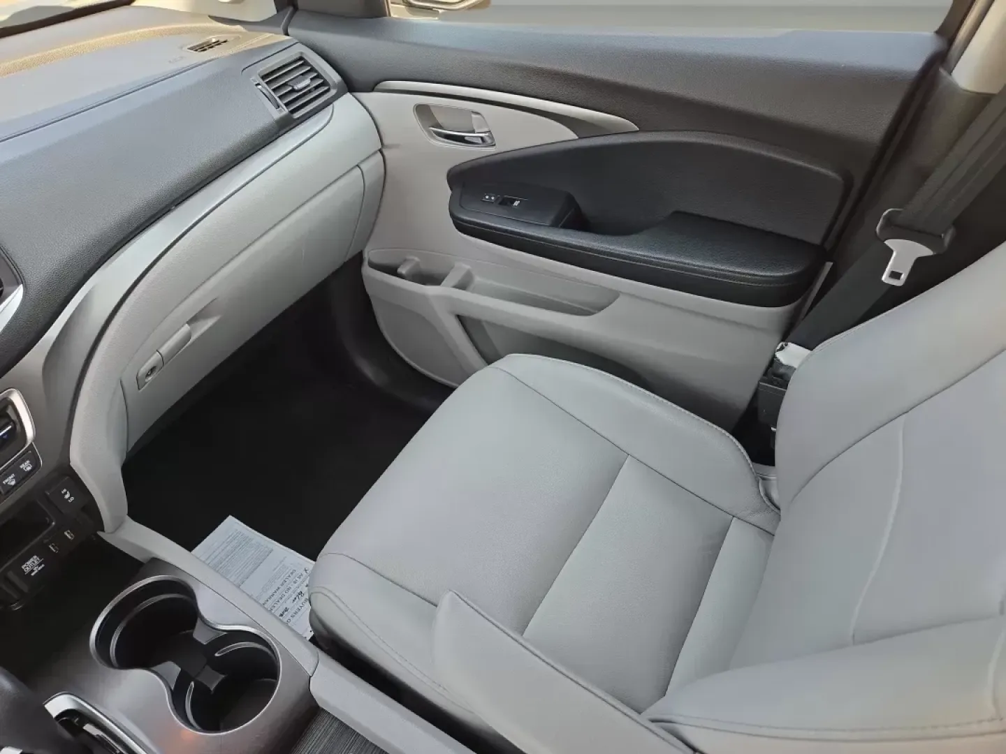 2018 Honda Pilot EX-L (5FNYF5H63JB) with an Other engine, located at 3959 U.S. 80 W, Phenix City, AL, 36870, (334) 297-4885, 32.469296, -85.135185 - Rev up your lifestyle with the perfect blend of comfort and versatility! Whether you're carting the kids to soccer practice, gearing up for an adventurous weekend getaway, or simply tackling your daily commute, the 2018 Honda Pilot EX-L is your ideal companion. This spacious SUV offers ample room, a - Photo#16