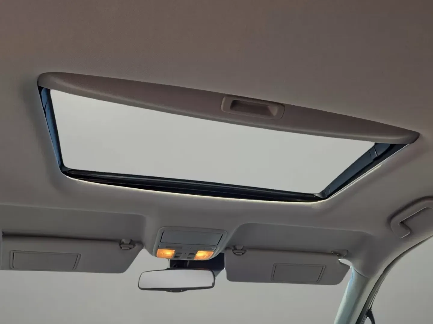 2018 Honda Pilot EX-L (5FNYF5H63JB) with an Other engine, located at 3959 U.S. 80 W, Phenix City, AL, 36870, (334) 297-4885, 32.469296, -85.135185 - Rev up your lifestyle with the perfect blend of comfort and versatility! Whether you're carting the kids to soccer practice, gearing up for an adventurous weekend getaway, or simply tackling your daily commute, the 2018 Honda Pilot EX-L is your ideal companion. This spacious SUV offers ample room, a - Photo#18