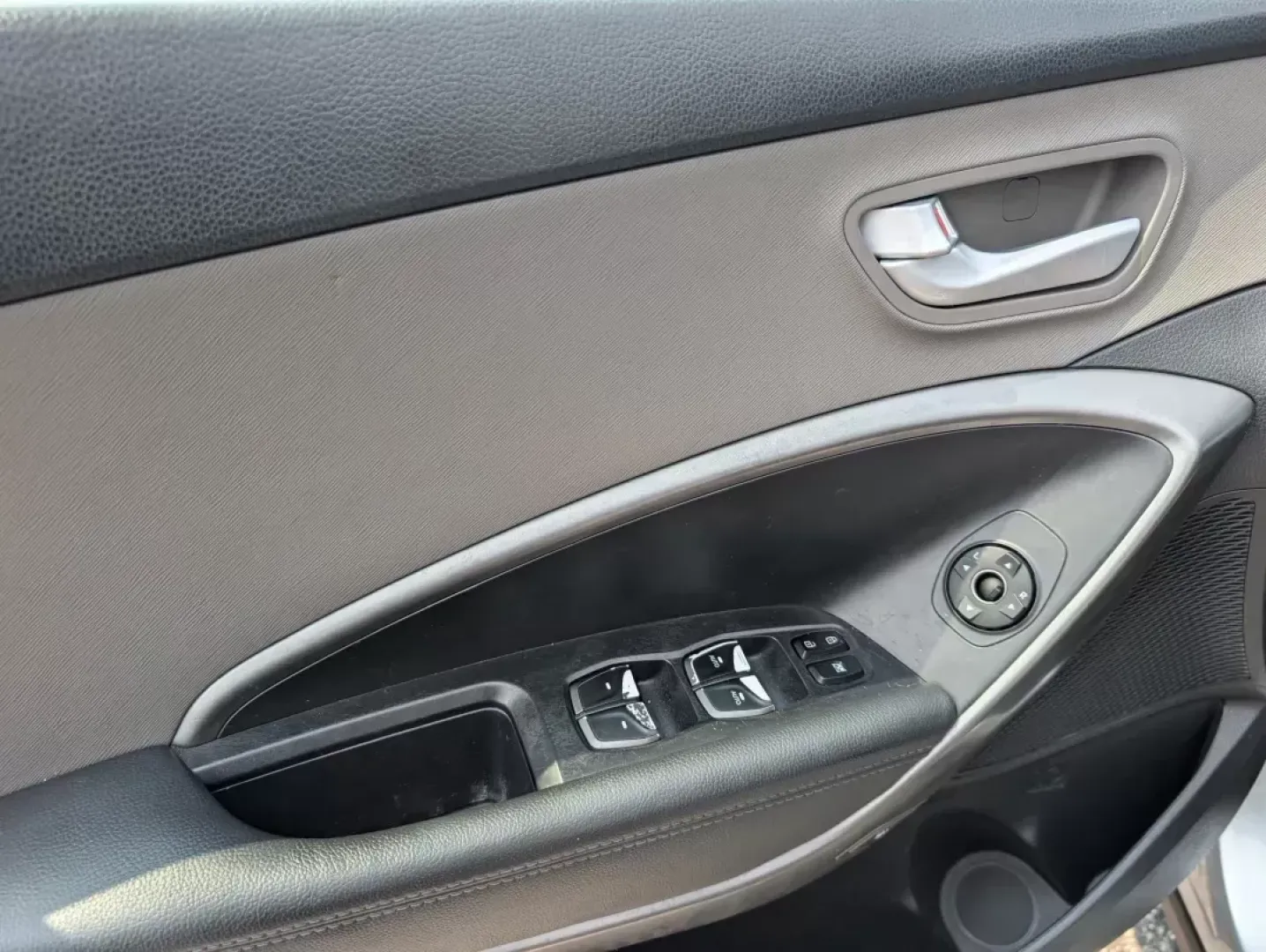 2018 /Gray Hyundai Santa Fe Sport 2.4L (5XYZU3LB5JG) with an Regular Unleaded I-4 2.4 L/144 engine, 6-Speed Automatic w/OD transmission, located at 5115 14th Ave., Columbus, GA, 31904, (706) 323-0345, 32.511494, -84.971046 - **Discover the Perfect Family SUV for Your Columbus Adventures: 2018 Hyundai Santa Fe Sport!**<br /> <br /> Are you searching for a versatile vehicle that can keep up with your growing family and weekend escapades? Look no further than this 2018 Hyundai Santa Fe Sport, available now at Gils Auto in - Photo#8