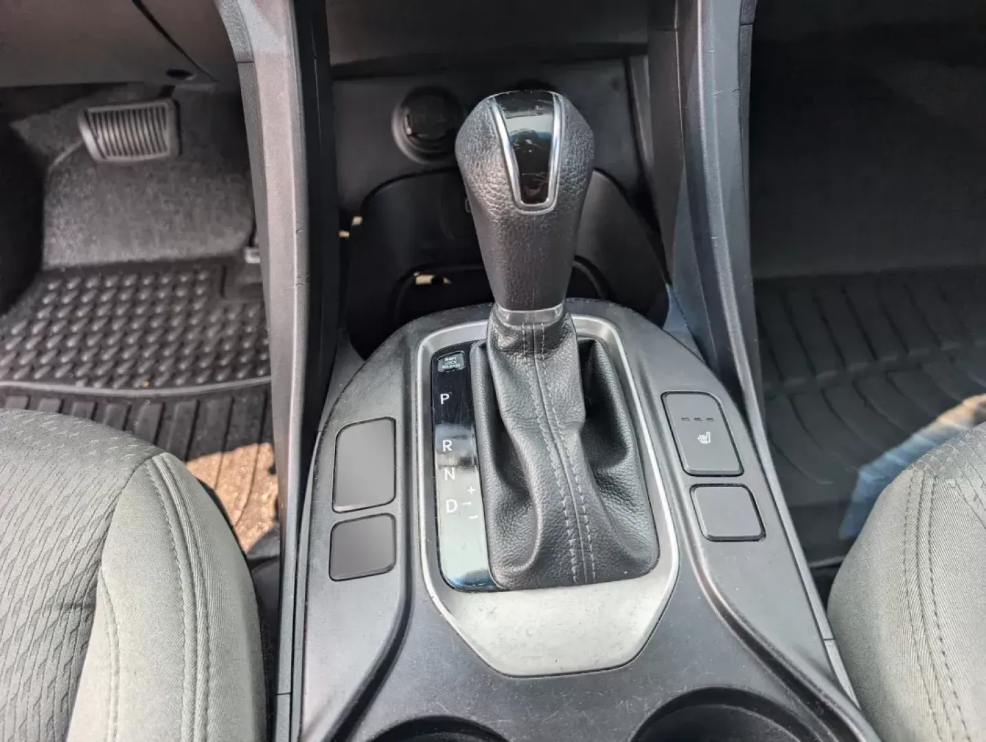 2018 /Gray Hyundai Santa Fe Sport 2.4L (5XYZU3LB5JG) with an Regular Unleaded I-4 2.4 L/144 engine, 6-Speed Automatic w/OD transmission, located at 5115 14th Ave., Columbus, GA, 31904, (706) 323-0345, 32.511494, -84.971046 - **Discover the Perfect Family SUV for Your Columbus Adventures: 2018 Hyundai Santa Fe Sport!**<br /> <br /> Are you searching for a versatile vehicle that can keep up with your growing family and weekend escapades? Look no further than this 2018 Hyundai Santa Fe Sport, available now at Gils Auto in - Photo#13