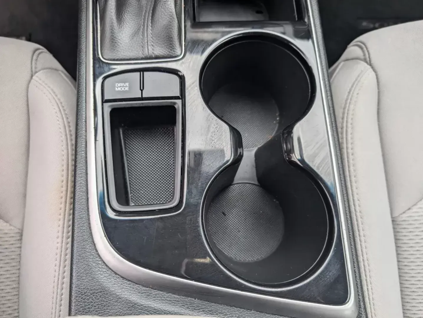 2018 /Gray Hyundai Sonata SE (5NPE24AF2JH) with an Other engine, located at 1430 Gateway Drive, Opelika, AL, 36801, (334) 239-0944, 32.637871, -85.409790 - 2018 Hyundai Sonata SE - Photo#12