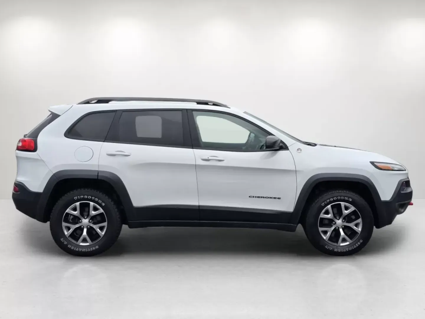 2018 /Black Jeep Cherokee Trailhawk (1C4PJMBX1JD) with an Other engine, located at 7000 Northlake Connector, Columbus, GA, 31904, (706) 987-8085, 32.524975, -84.978134 - **Unleash Adventure with the 2018 Jeep Cherokee Trailhawk Your Perfect Companion for Every Journey!**<br /> <br /> Are you ready to elevate your outdoor escapades or simply enhance your daily commute? Look no further than the 2018 Jeep Cherokee Trailhawk, available now at Gils Auto in Phenix City, - Photo#3