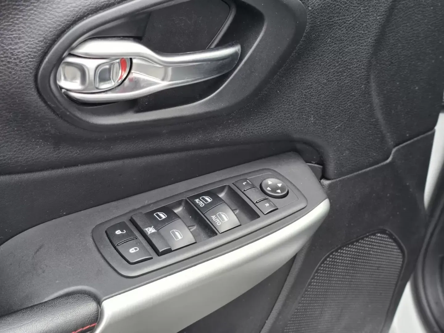 2018 /Black Jeep Cherokee Trailhawk (1C4PJMBX1JD) with an Other engine, located at 7000 Northlake Connector, Columbus, GA, 31904, (706) 987-8085, 32.524975, -84.978134 - **Unleash Adventure with the 2018 Jeep Cherokee Trailhawk Your Perfect Companion for Every Journey!**<br /> <br /> Are you ready to elevate your outdoor escapades or simply enhance your daily commute? Look no further than the 2018 Jeep Cherokee Trailhawk, available now at Gils Auto in Phenix City, - Photo#9