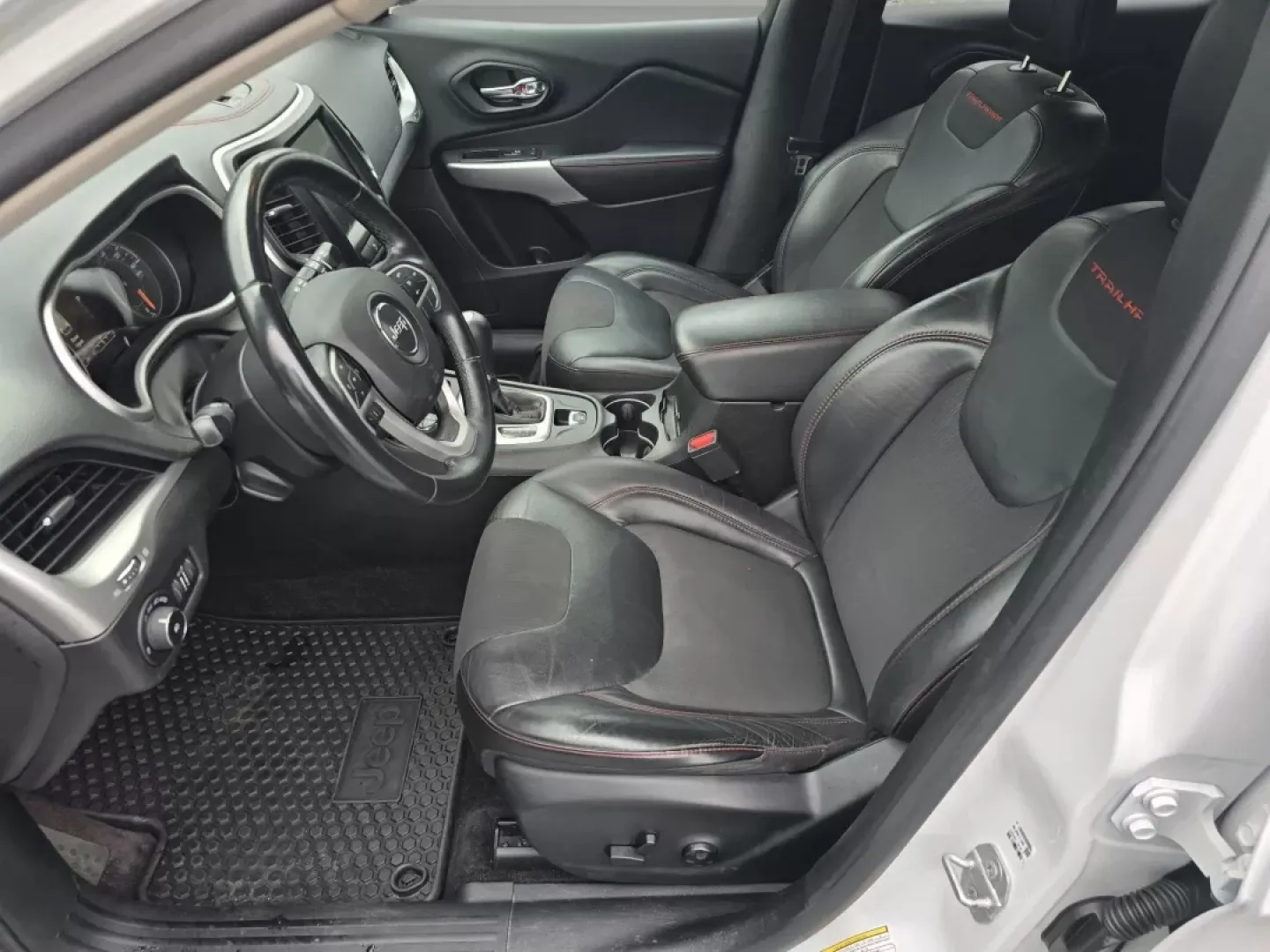 2018 /Black Jeep Cherokee Trailhawk (1C4PJMBX1JD) with an Other engine, located at 7000 Northlake Connector, Columbus, GA, 31904, (706) 987-8085, 32.524975, -84.978134 - **Unleash Adventure with the 2018 Jeep Cherokee Trailhawk Your Perfect Companion for Every Journey!**<br /> <br /> Are you ready to elevate your outdoor escapades or simply enhance your daily commute? Look no further than the 2018 Jeep Cherokee Trailhawk, available now at Gils Auto in Phenix City, - Photo#11