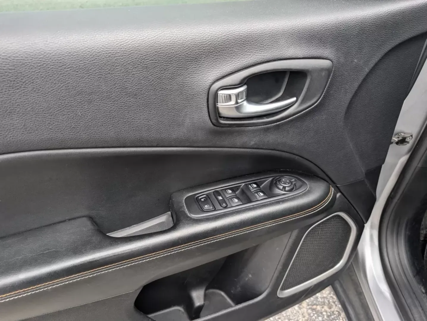 2018 /Black Jeep Compass Latitude (3C4NJDBB7JT) with an Other engine, located at 7000 Northlake Connector, Columbus, GA, 31904, (706) 987-8085, 32.524975, -84.978134 - Embrace the adventure that awaits you with this 2018 Jeep Compass Latitude, a compact SUV designed for those who crave exploration and reliability in their daily drive. Whether you're navigating through the bustling streets of Phenix City, AL, or heading out for a weekend getaway, this versatile veh - Photo#8