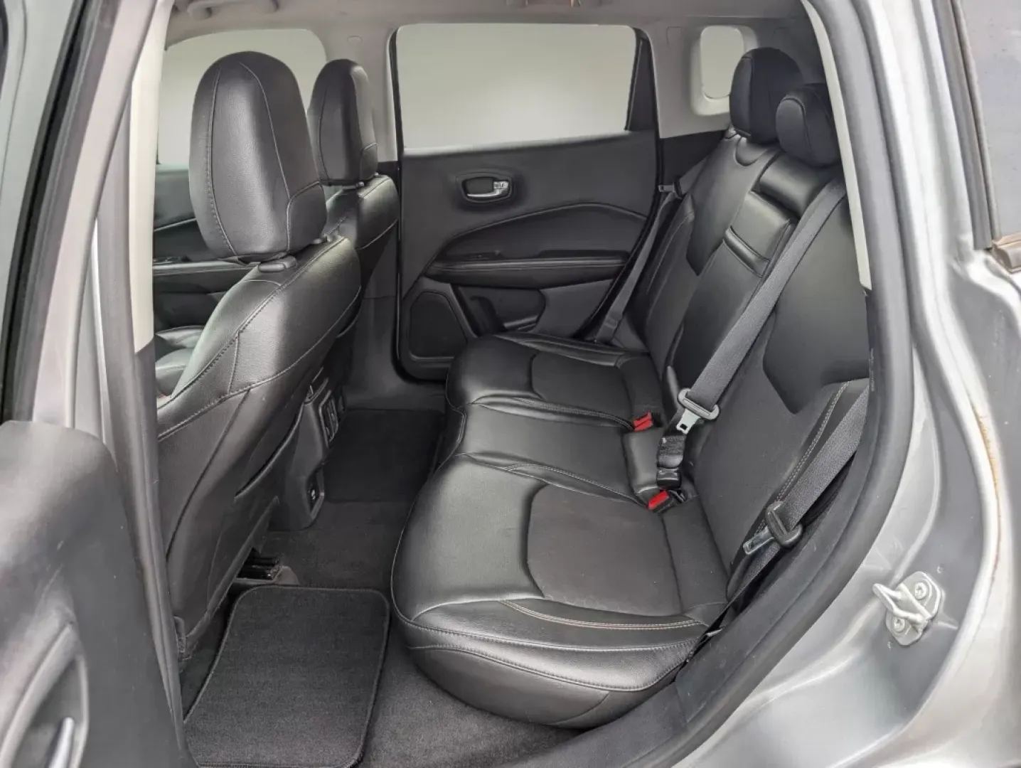 2018 /Black Jeep Compass Latitude (3C4NJDBB7JT) with an Other engine, located at 7000 Northlake Connector, Columbus, GA, 31904, (706) 987-8085, 32.524975, -84.978134 - Embrace the adventure that awaits you with this 2018 Jeep Compass Latitude, a compact SUV designed for those who crave exploration and reliability in their daily drive. Whether you're navigating through the bustling streets of Phenix City, AL, or heading out for a weekend getaway, this versatile veh - Photo#10