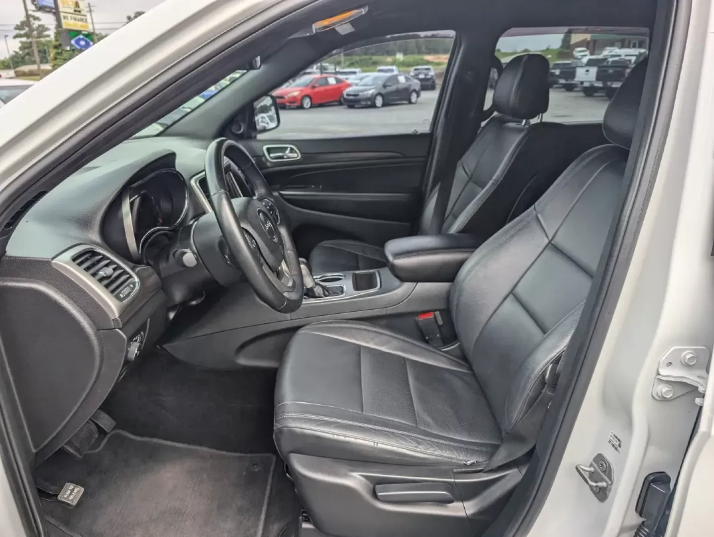 2018 /Black Jeep Grand Cherokee Laredo (1C4RJFAG9JC) with an Other engine, located at 3959 U.S. 80 W, Phenix City, AL, 36870, (334) 297-4885, 32.469296, -85.135185 - **Elevate Your Adventures with the 2018 Jeep Grand Cherokee Laredo Perfect for Weekend Warriors and Family Getaways!**<br /> <br /> If you're searching for the ultimate vehicle that blends adventure with everyday practicality, look no further than the 2018 Jeep Grand Cherokee Laredo, available now - Photo#15
