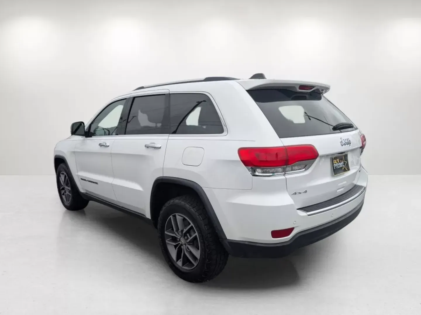 2018 /Black Jeep Grand Cherokee Limited (1C4RJFBG7JC) with an Other engine, located at 3959 U.S. 80 W, Phenix City, AL, 36870, (334) 297-4885, 32.469296, -85.135185 - **Unleash Your Adventurous Spirit with the 2018 Jeep Grand Cherokee Limited at Gils Auto in Phenix City, AL**<br /> <br /> Are you ready to elevate your driving experience? Whether you're navigating the streets of Phenix City or embarking on a weekend adventure into the great outdoors, the 2018 Jeep - Photo#6