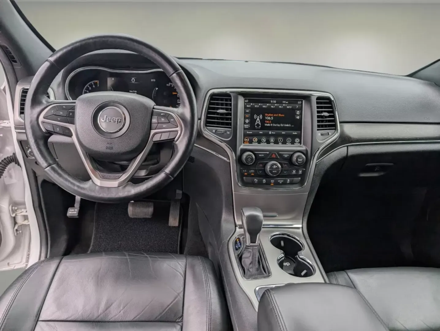 2018 /Black Jeep Grand Cherokee Limited (1C4RJFBG7JC) with an Other engine, located at 3959 U.S. 80 W, Phenix City, AL, 36870, (334) 297-4885, 32.469296, -85.135185 - **Unleash Your Adventurous Spirit with the 2018 Jeep Grand Cherokee Limited at Gils Auto in Phenix City, AL**<br /> <br /> Are you ready to elevate your driving experience? Whether you're navigating the streets of Phenix City or embarking on a weekend adventure into the great outdoors, the 2018 Jeep - Photo#11