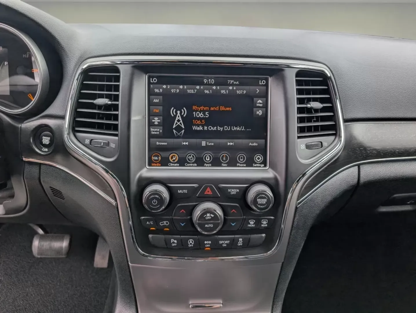 2018 /Black Jeep Grand Cherokee Limited (1C4RJFBG7JC) with an Other engine, located at 3959 U.S. 80 W, Phenix City, AL, 36870, (334) 297-4885, 32.469296, -85.135185 - **Unleash Your Adventurous Spirit with the 2018 Jeep Grand Cherokee Limited at Gils Auto in Phenix City, AL**<br /> <br /> Are you ready to elevate your driving experience? Whether you're navigating the streets of Phenix City or embarking on a weekend adventure into the great outdoors, the 2018 Jeep - Photo#14