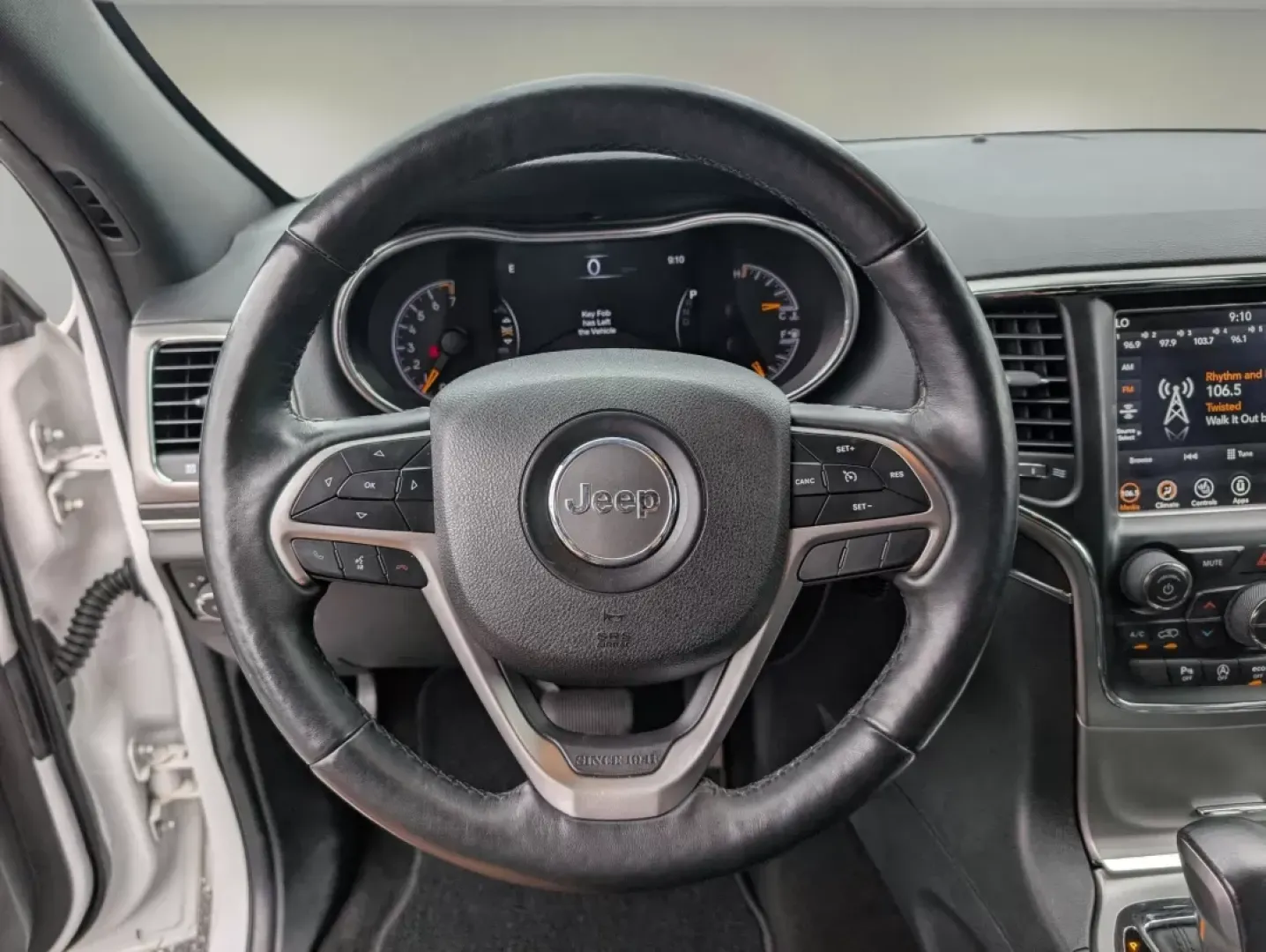 2018 /Black Jeep Grand Cherokee Limited (1C4RJFBG7JC) with an Other engine, located at 3959 U.S. 80 W, Phenix City, AL, 36870, (334) 297-4885, 32.469296, -85.135185 - **Unleash Your Adventurous Spirit with the 2018 Jeep Grand Cherokee Limited at Gils Auto in Phenix City, AL**<br /> <br /> Are you ready to elevate your driving experience? Whether you're navigating the streets of Phenix City or embarking on a weekend adventure into the great outdoors, the 2018 Jeep - Photo#15