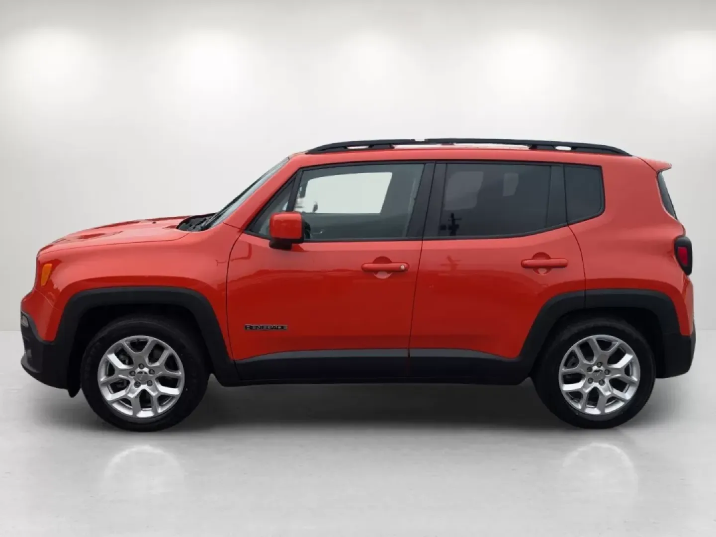 2018 /Black Jeep Renegade Latitude (ZACCJABB6JP) with an Other engine, located at 521 Old Farm Lane Rd, Prattville, AL, 36066, (334) 325-1505, 32.482460, -86.416367 - Are you ready to embrace adventure and elevate your lifestyle? The 2018 Jeep Renegade Latitude is the perfect companion for anyone seeking a reliable and stylish crossover that seamlessly adapts to both urban commutes and weekend getaways. With its eye-catching Omaha Orange exterior and spacious int - Photo#7