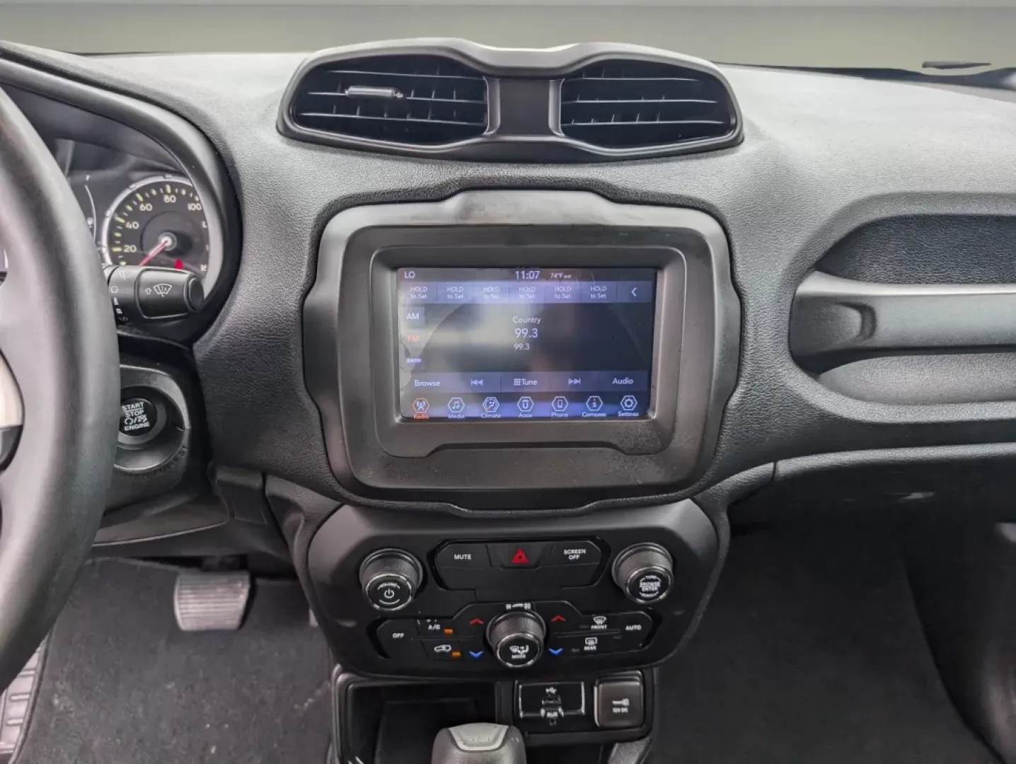 2018 /Black Jeep Renegade Latitude (ZACCJABB6JP) with an Other engine, located at 521 Old Farm Lane Rd, Prattville, AL, 36066, (334) 325-1505, 32.482460, -86.416367 - Are you ready to embrace adventure and elevate your lifestyle? The 2018 Jeep Renegade Latitude is the perfect companion for anyone seeking a reliable and stylish crossover that seamlessly adapts to both urban commutes and weekend getaways. With its eye-catching Omaha Orange exterior and spacious int - Photo#14