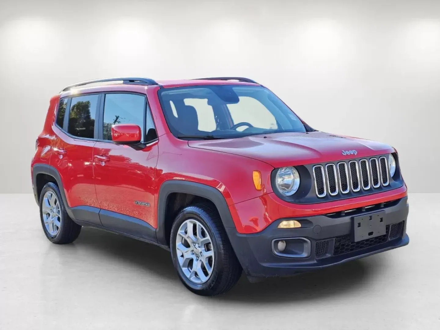 2018 /Black Jeep Renegade Latitude (ZACCJABB4JP) with an Other engine, located at 1430 Gateway Drive, Opelika, AL, 36801, (334) 239-0944, 32.637871, -85.409790 - Are you ready to take your adventures off the beaten path? The 2018 Jeep Renegade Latitude is the perfect crossover for those who crave exploration and value comfort and style. Whether you're navigating the bustling streets of Phenix City or heading out on a weekend getaway to the nearby Lake Oliver - Photo#2