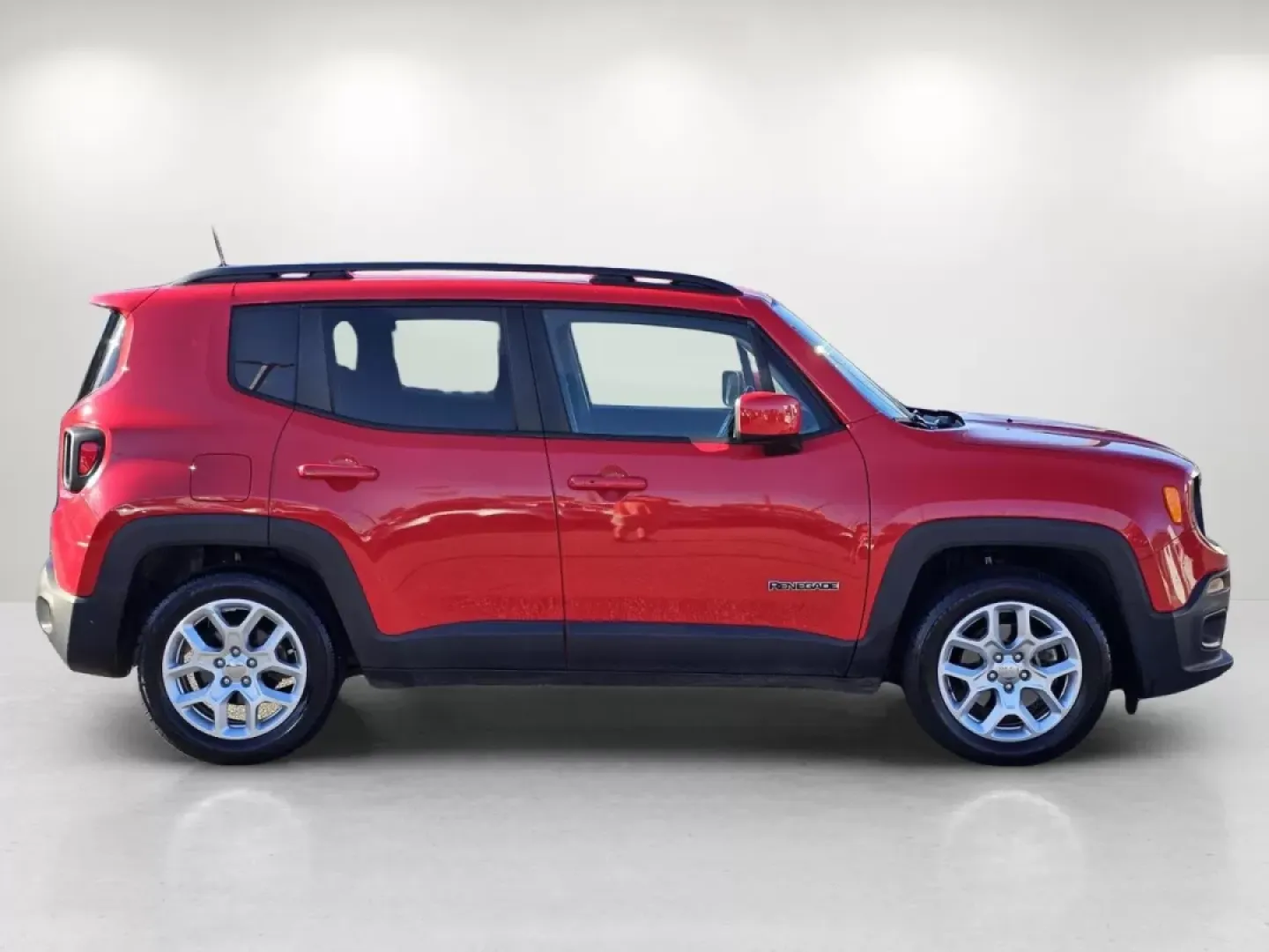 2018 /Black Jeep Renegade Latitude (ZACCJABB4JP) with an Other engine, located at 1430 Gateway Drive, Opelika, AL, 36801, (334) 239-0944, 32.637871, -85.409790 - Are you ready to take your adventures off the beaten path? The 2018 Jeep Renegade Latitude is the perfect crossover for those who crave exploration and value comfort and style. Whether you're navigating the bustling streets of Phenix City or heading out on a weekend getaway to the nearby Lake Oliver - Photo#3