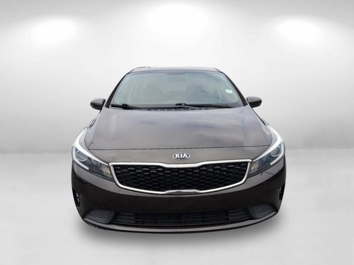 2018 /Black Kia Forte LX (3KPFL4A73JE) with an Regular Unleaded I-4 2.0 L/122 engine, 6-Speed Automatic w/OD transmission, located at 3959 U.S. 80 W, Phenix City, AL, 36870, (334) 297-4885, 32.469296, -85.135185 - 2018 Kia Forte LX - Photo#4