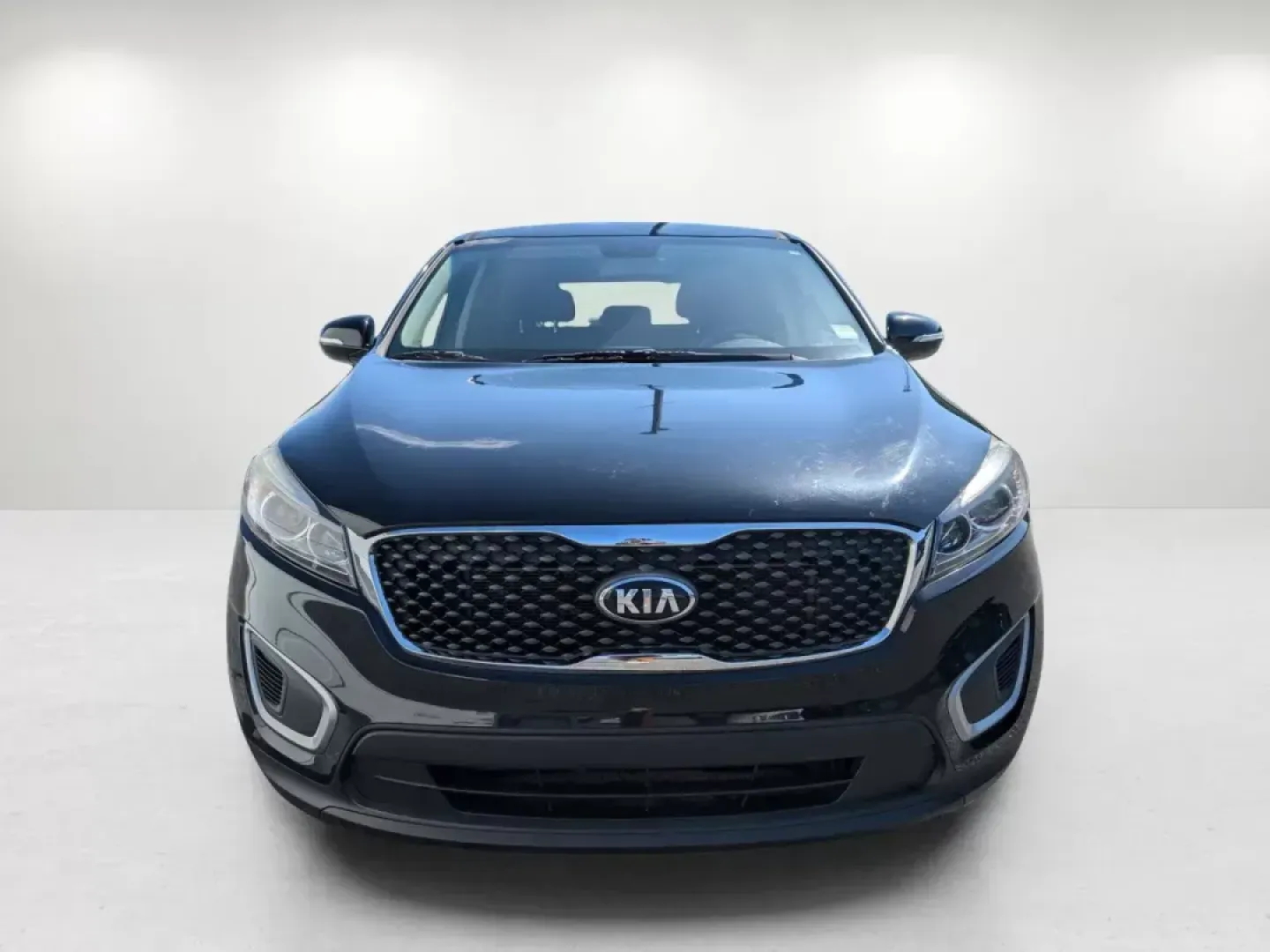 2018 /Satin Black Kia Sorento L (5XYPG4A38JG) with an Regular Unleaded I-4 2.4 L/144 engine, 6-Speed Automatic w/OD transmission, located at 1430 Gateway Drive, Opelika, AL, 36801, (334) 239-0944, 32.637871, -85.409790 - 2018 Kia Sorento L - Photo#1