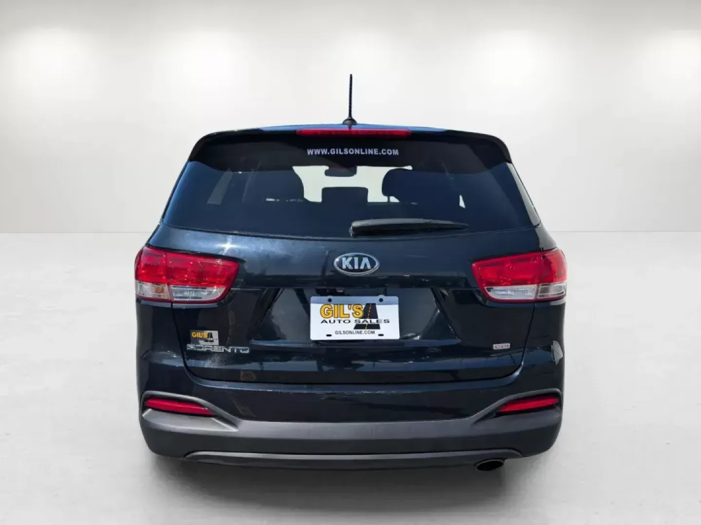 2018 /Satin Black Kia Sorento L (5XYPG4A38JG) with an Regular Unleaded I-4 2.4 L/144 engine, 6-Speed Automatic w/OD transmission, located at 1430 Gateway Drive, Opelika, AL, 36801, (334) 239-0944, 32.637871, -85.409790 - 2018 Kia Sorento L - Photo#5