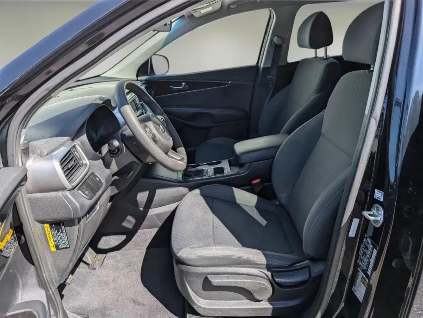 2018 /Satin Black Kia Sorento L (5XYPG4A38JG) with an Regular Unleaded I-4 2.4 L/144 engine, 6-Speed Automatic w/OD transmission, located at 1430 Gateway Drive, Opelika, AL, 36801, (334) 239-0944, 32.637871, -85.409790 - 2018 Kia Sorento L - Photo#9