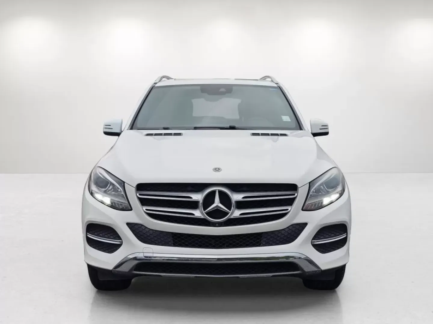2018 /Black Mercedes-Benz GLE GLE 350 (4JGDA5JB6JB) with an Other engine, located at 1430 Gateway Drive, Opelika, AL, 36801, (334) 239-0944, 32.637871, -85.409790 - **Experience the Luxury of Driving with the 2018 Mercedes-Benz GLE 350: Perfect for Adventurers and Families Alike!**<br /> <br /> Ready to elevate your driving experience? The 2018 Mercedes-Benz GLE 350, available at Gils Auto in Phenix City, AL, is the quintessential SUV for those who seek a blend - Photo#1