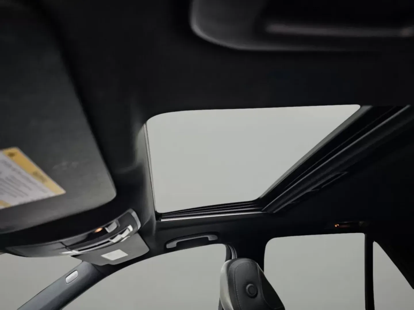 2018 /Black Mercedes-Benz GLE GLE 350 (4JGDA5JB6JB) with an Other engine, located at 1430 Gateway Drive, Opelika, AL, 36801, (334) 239-0944, 32.637871, -85.409790 - **Experience the Luxury of Driving with the 2018 Mercedes-Benz GLE 350: Perfect for Adventurers and Families Alike!**<br /> <br /> Ready to elevate your driving experience? The 2018 Mercedes-Benz GLE 350, available at Gils Auto in Phenix City, AL, is the quintessential SUV for those who seek a blend - Photo#10