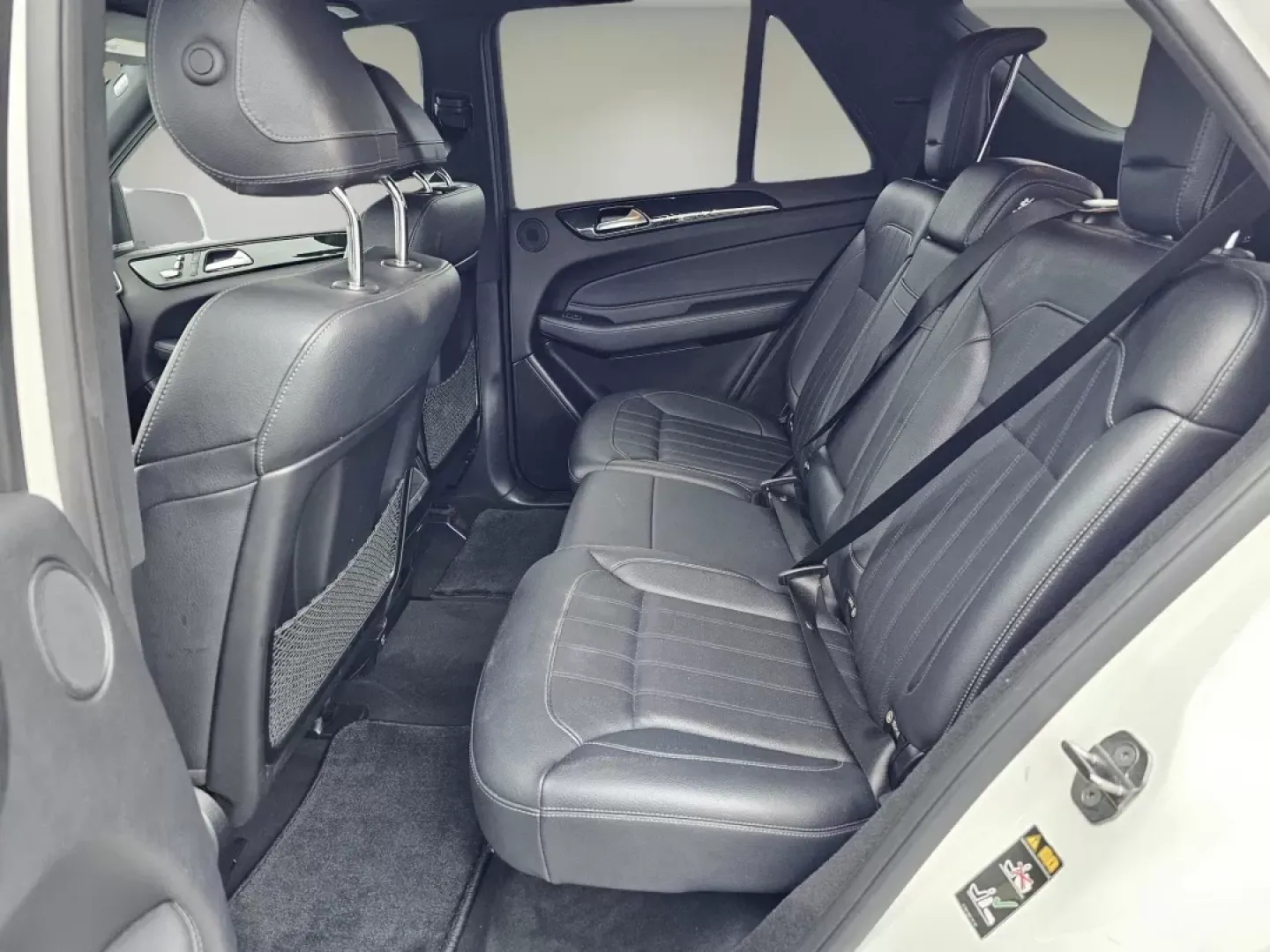 2018 /Black Mercedes-Benz GLE GLE 350 (4JGDA5JB6JB) with an Other engine, located at 1430 Gateway Drive, Opelika, AL, 36801, (334) 239-0944, 32.637871, -85.409790 - **Experience the Luxury of Driving with the 2018 Mercedes-Benz GLE 350: Perfect for Adventurers and Families Alike!**<br /> <br /> Ready to elevate your driving experience? The 2018 Mercedes-Benz GLE 350, available at Gils Auto in Phenix City, AL, is the quintessential SUV for those who seek a blend - Photo#14