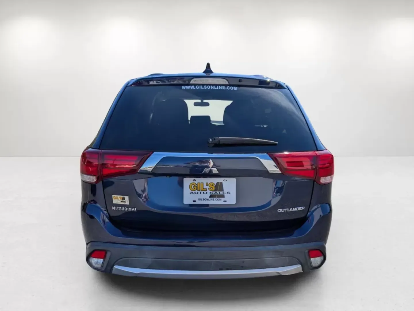 2018 Mitsubishi Outlander ES (JA4AD2A33JZ) with an Other engine, located at 1430 Gateway Drive, Opelika, AL, 36801, (334) 239-0944, 32.637871, -85.409790 - Are you ready for your next adventure? Look no further than this striking 2018 Mitsubishi Outlander ES, perfect for families on the go, weekend warriors, or anyone seeking a versatile and reliable SUV. With its spacious interior and advanced tech features, the Outlander is designed to enhance your l - Photo#5