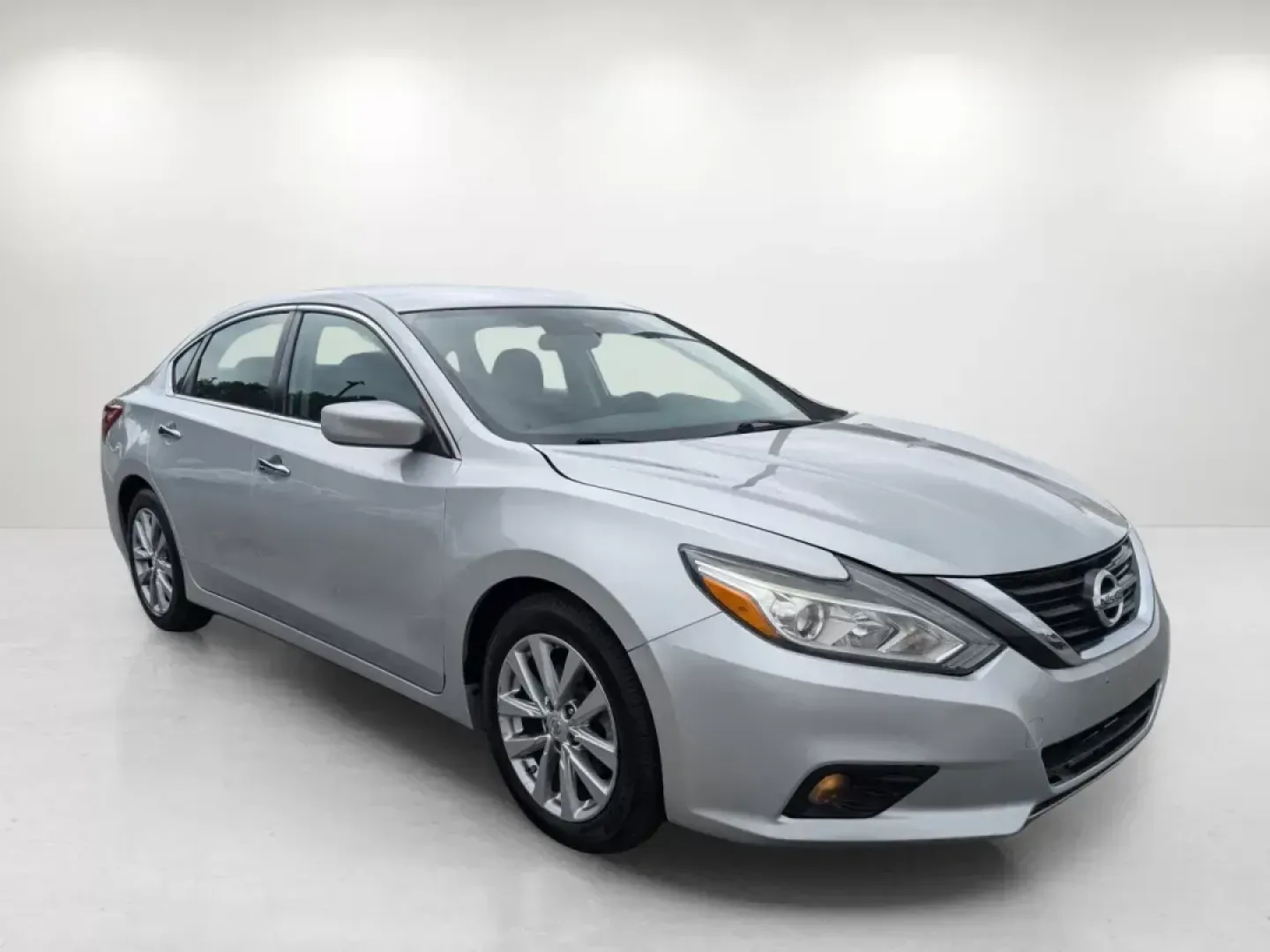 2018 /Charcoal Nissan Altima 2.5 SV (1N4AL3AP8JC) with an Other engine, located at 5115 14th Ave., Columbus, GA, 31904, (706) 323-0345, 32.511494, -84.971046 - **Discover Your Next Adventure with the 2018 Nissan Altima at Gils Auto in Opelika, AL!**<br /> <br /> Are you ready to elevate your daily commute or embark on unforgettable weekend road trips? Look no further than the stunning 2018 Nissan Altima, available now at Gils Auto, your trusted Buy Here Pa - Photo#3
