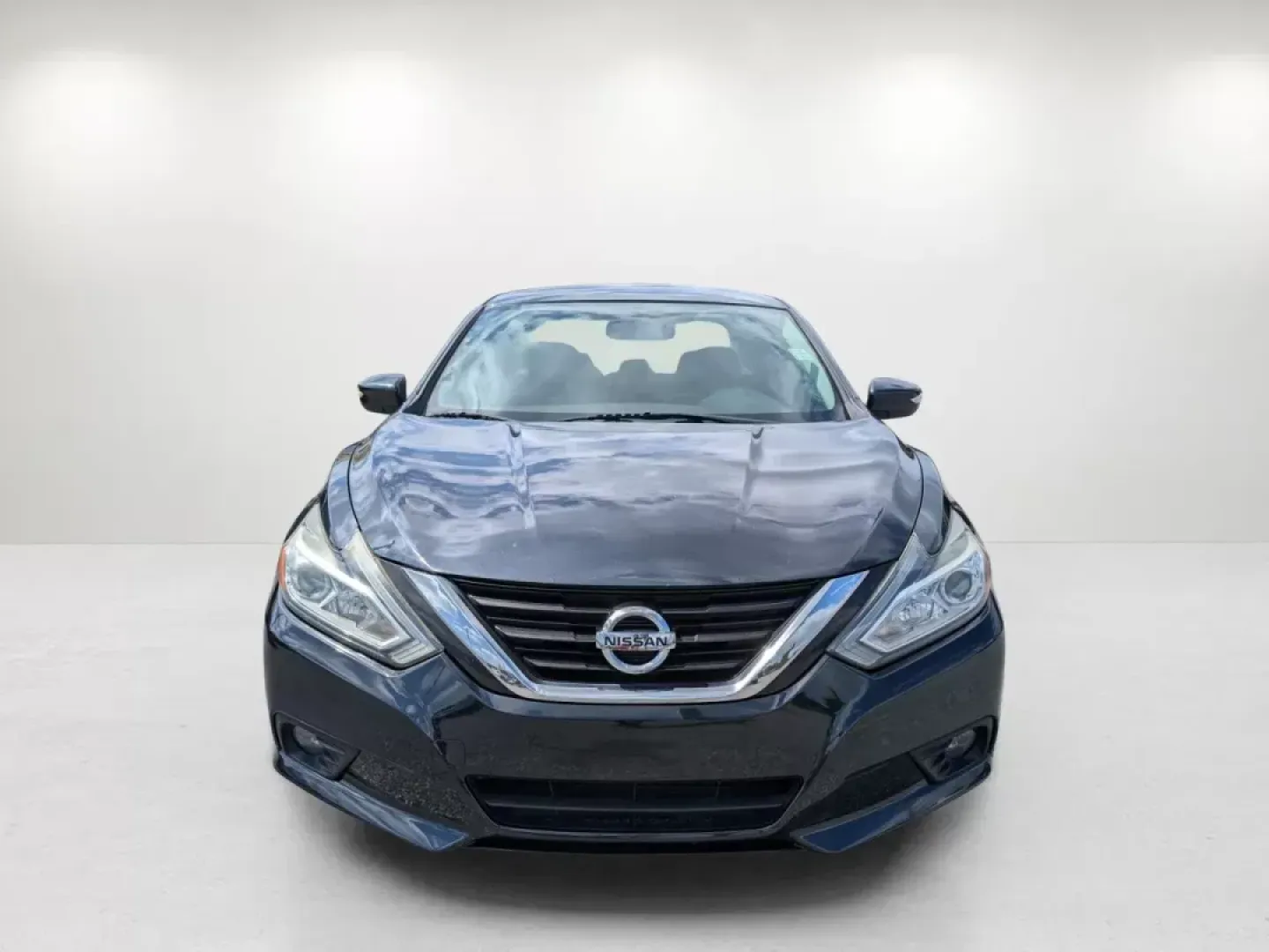 2018 /Charcoal Nissan Altima 2.5 SL (1N4AL3APXJC) with an Other engine, located at 1430 Gateway Drive, Opelika, AL, 36801, (334) 239-0944, 32.637871, -85.409790 - **Experience the Ultimate Blend of Comfort and Style with the 2018 Nissan Altima 2.5 SL at Gils Auto - Opelika, AL**<br /> <br /> Are you ready to elevate your daily commute or embark on weekend getaways in style? The 2018 Nissan Altima 2.5 SL is the perfect companion, seamlessly combining sophistic - Photo#1