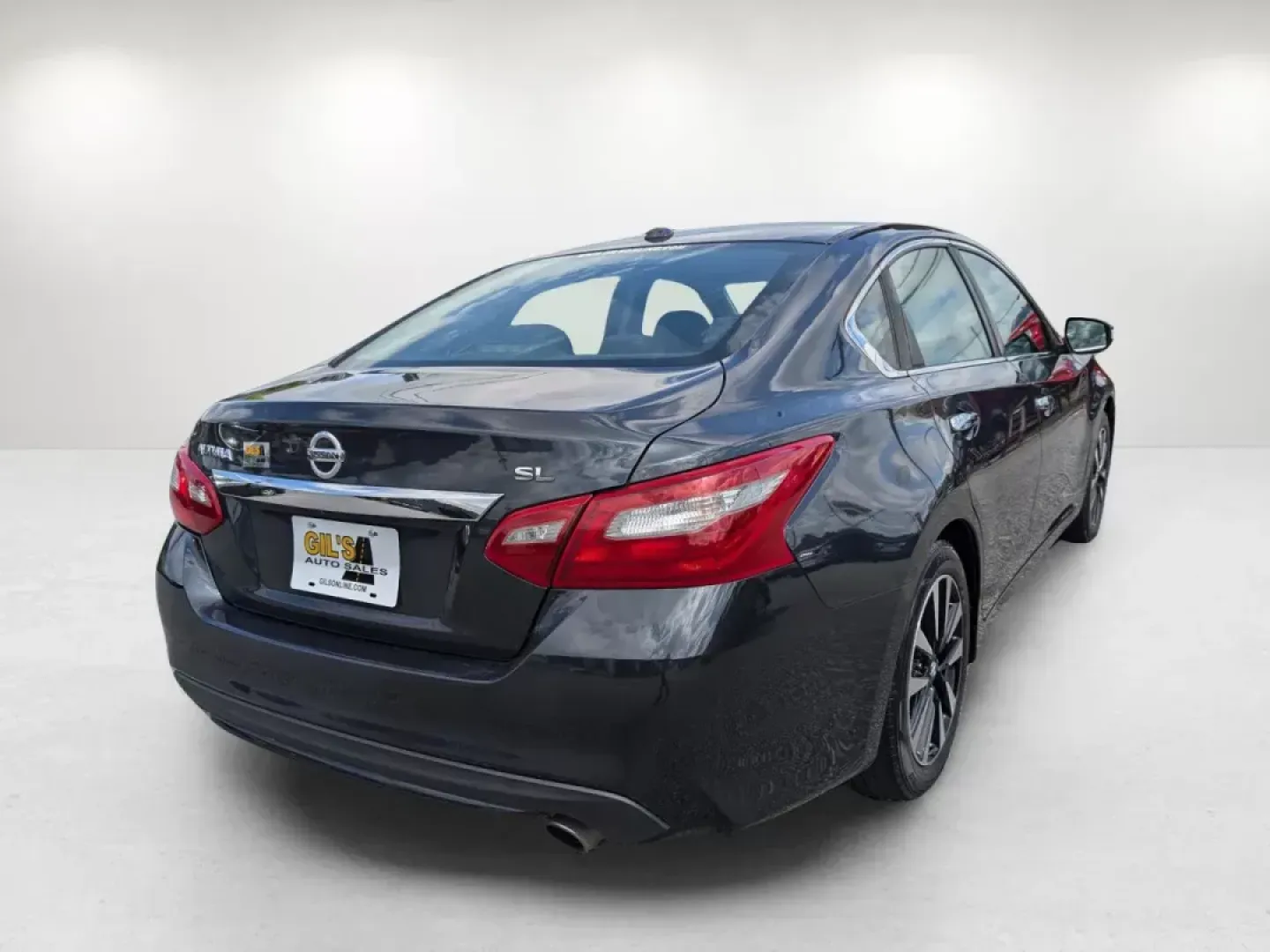2018 /Charcoal Nissan Altima 2.5 SL (1N4AL3APXJC) with an Other engine, located at 1430 Gateway Drive, Opelika, AL, 36801, (334) 239-0944, 32.637871, -85.409790 - **Experience the Ultimate Blend of Comfort and Style with the 2018 Nissan Altima 2.5 SL at Gils Auto - Opelika, AL**<br /> <br /> Are you ready to elevate your daily commute or embark on weekend getaways in style? The 2018 Nissan Altima 2.5 SL is the perfect companion, seamlessly combining sophistic - Photo#4