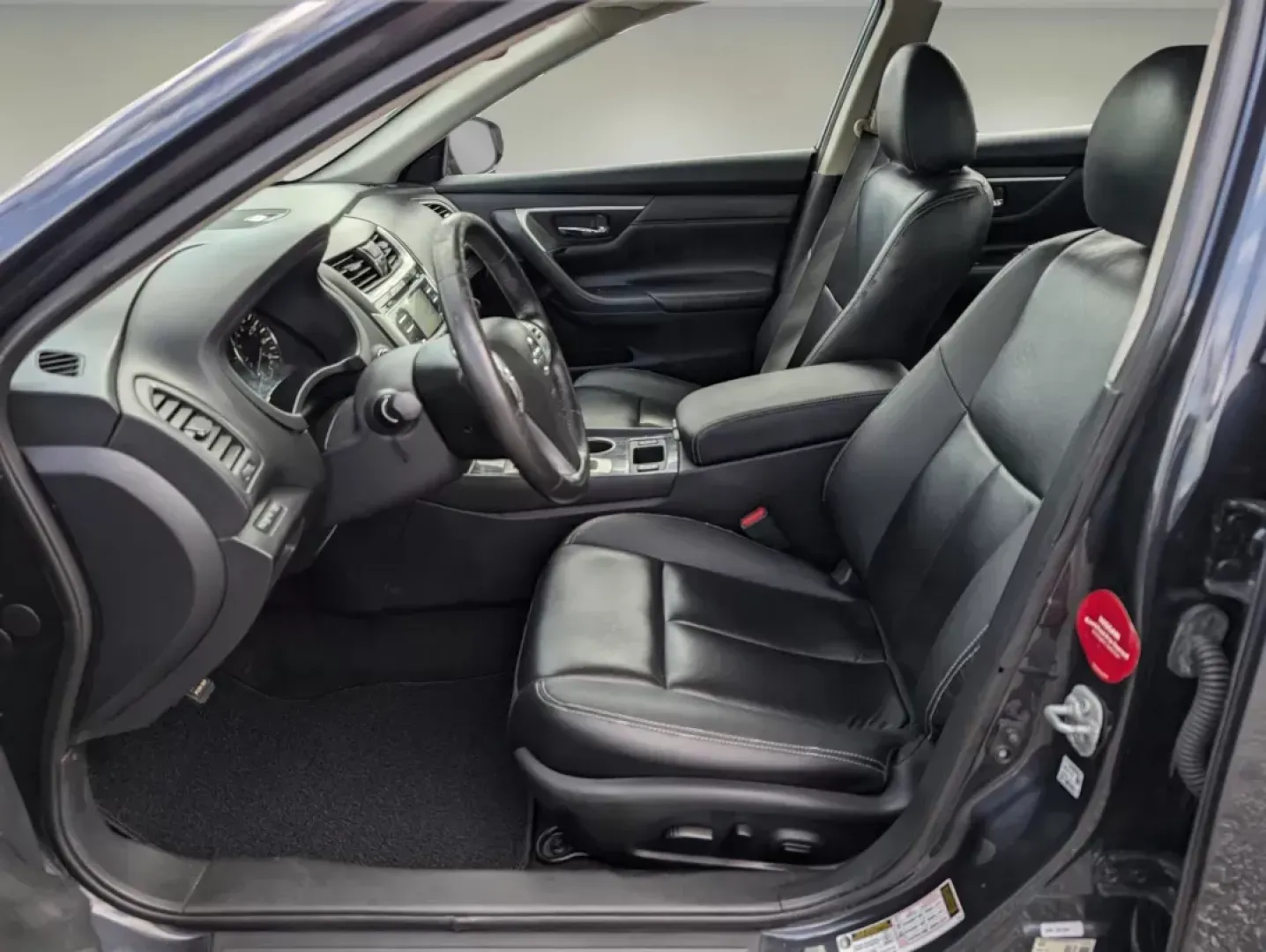 2018 /Charcoal Nissan Altima 2.5 SL (1N4AL3APXJC) with an Other engine, located at 1430 Gateway Drive, Opelika, AL, 36801, (334) 239-0944, 32.637871, -85.409790 - **Experience the Ultimate Blend of Comfort and Style with the 2018 Nissan Altima 2.5 SL at Gils Auto - Opelika, AL**<br /> <br /> Are you ready to elevate your daily commute or embark on weekend getaways in style? The 2018 Nissan Altima 2.5 SL is the perfect companion, seamlessly combining sophistic - Photo#9