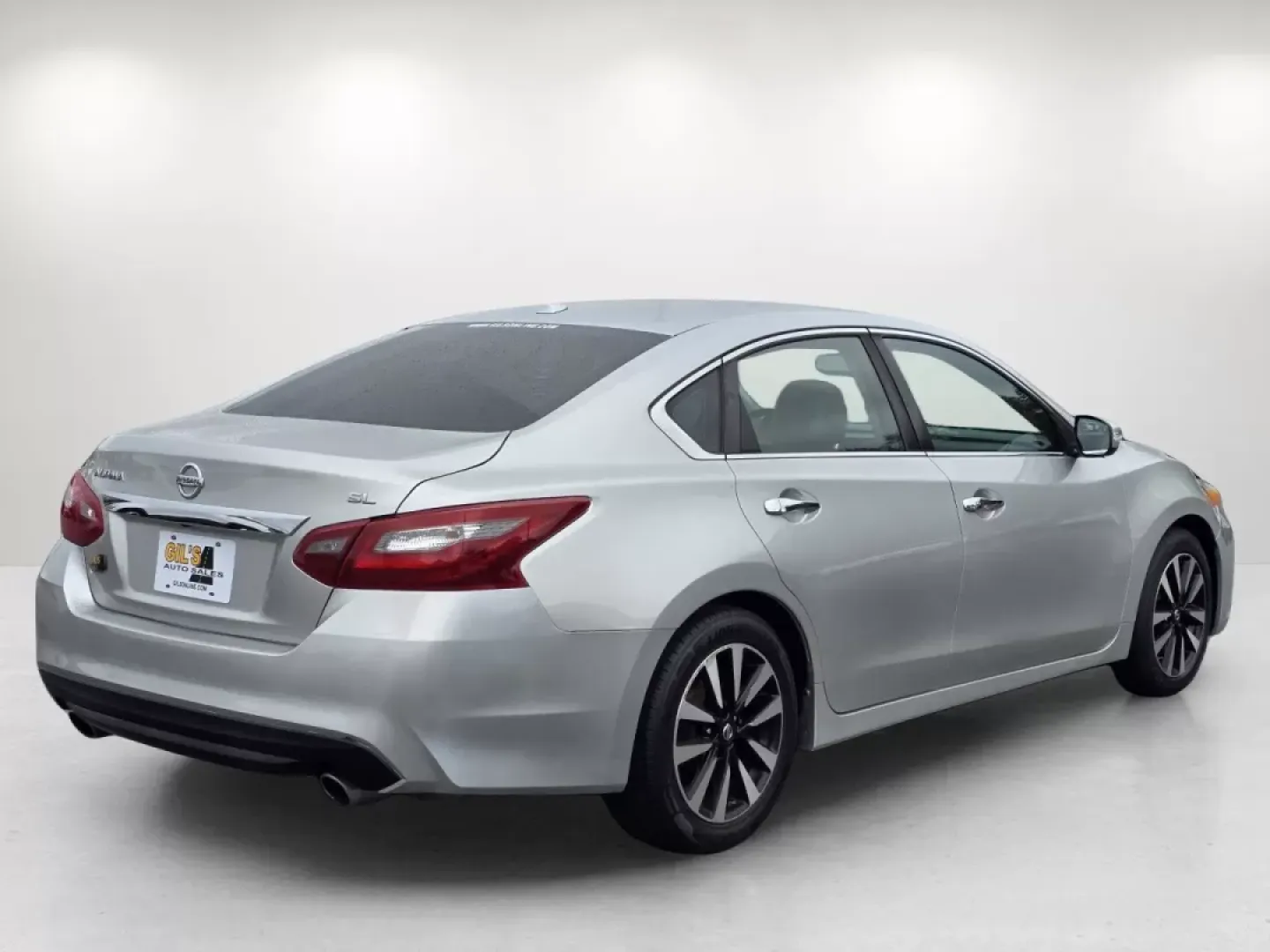 2018 /Charcoal Nissan Altima 2.5 SL (1N4AL3AP4JC) with an Other engine, located at 1430 Gateway Drive, Opelika, AL, 36801, (334) 239-0944, 32.637871, -85.409790 - ### Discover the 2018 Nissan Altima 2.5 SL Your Perfect Commuter Companion!<br /> <br /> Are you searching for a reliable vehicle that seamlessly fits into your busy lifestyle? Look no further than this stunning 2018 Nissan Altima 2.5 SL, now available at Gils Auto in Phenix City, AL! This sedan is - Photo#4