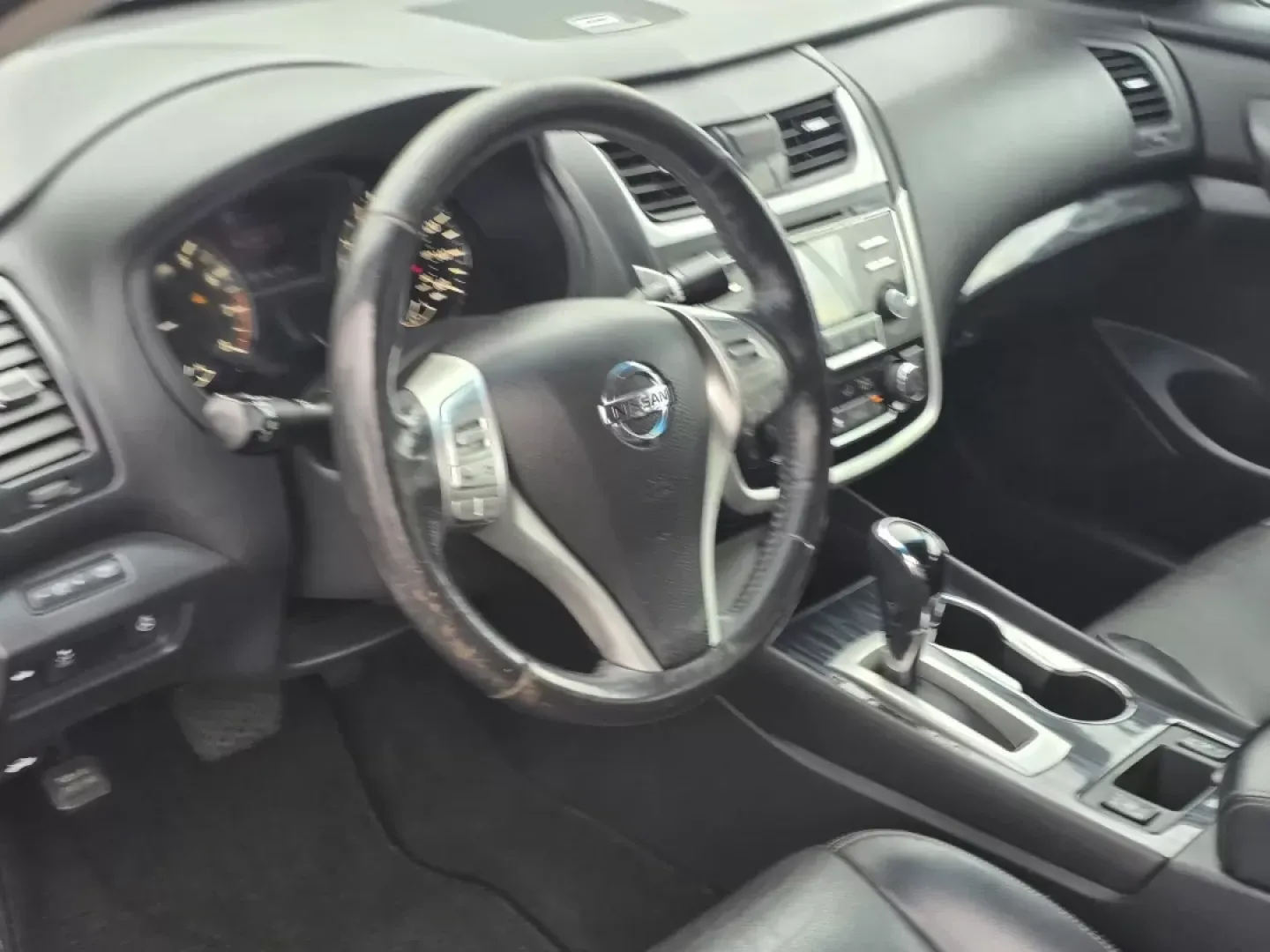 2018 /Charcoal Nissan Altima 2.5 SL (1N4AL3AP4JC) with an Other engine, located at 1430 Gateway Drive, Opelika, AL, 36801, (334) 239-0944, 32.637871, -85.409790 - ### Discover the 2018 Nissan Altima 2.5 SL Your Perfect Commuter Companion!<br /> <br /> Are you searching for a reliable vehicle that seamlessly fits into your busy lifestyle? Look no further than this stunning 2018 Nissan Altima 2.5 SL, now available at Gils Auto in Phenix City, AL! This sedan is - Photo#10