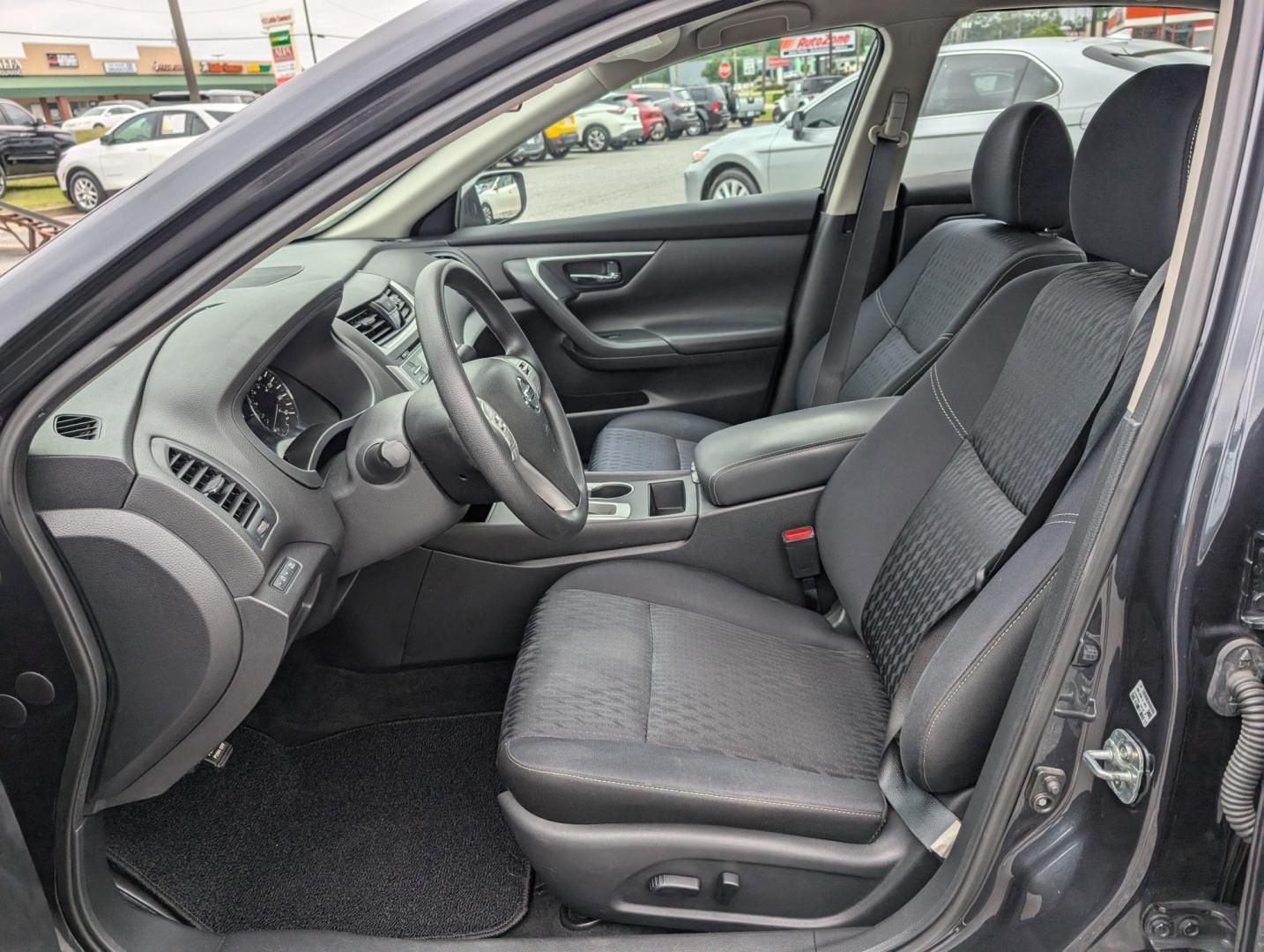 2018 /Charcoal Nissan Altima 2.5 S (1N4AL3AP2JC) with an Regular Unleaded I-4 2.5 L/152 engine, 1-Speed CVT w/OD transmission, located at 3959 U.S. 80 W, Phenix City, AL, 36870, (334) 297-4885, 32.469296, -85.135185 - 2018 Nissan Altima 2.5 S - Photo#9
